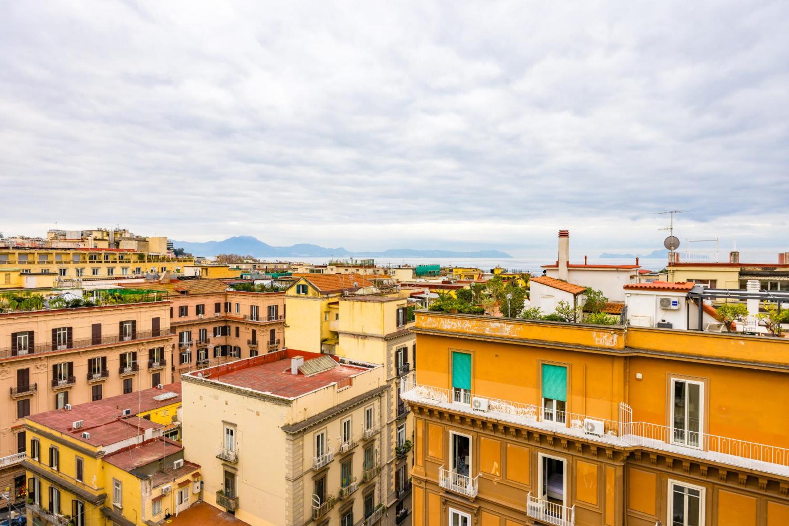 Colonna Classic Style Apartment by Wonderful Italy