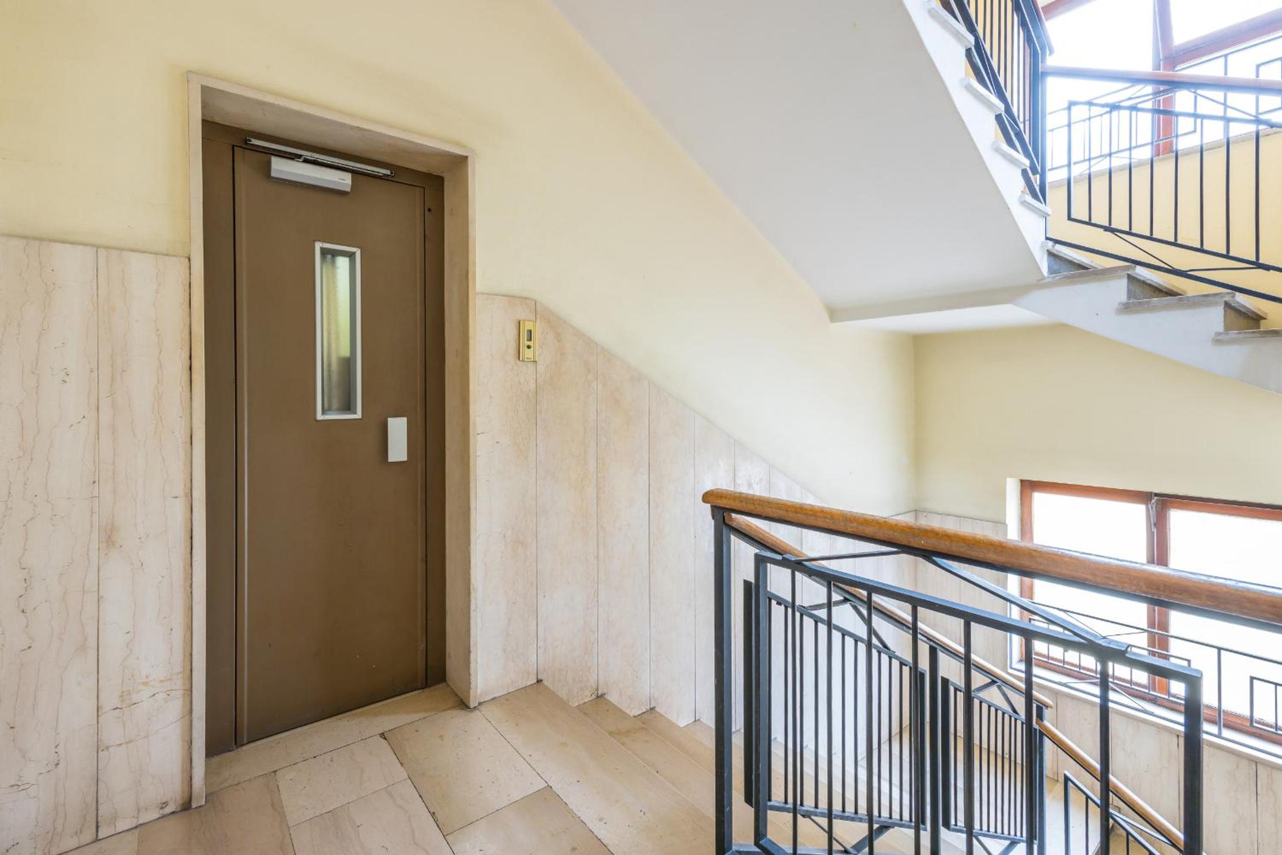 Colonna Classic Style Apartment by Wonderful Italy