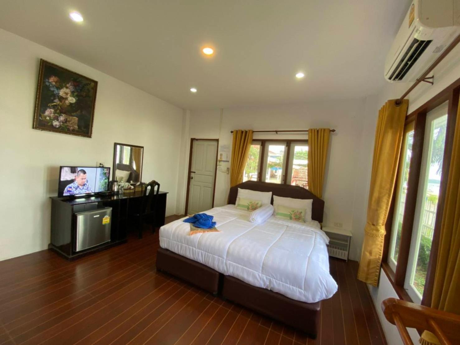Baan Golden Resort & Residences