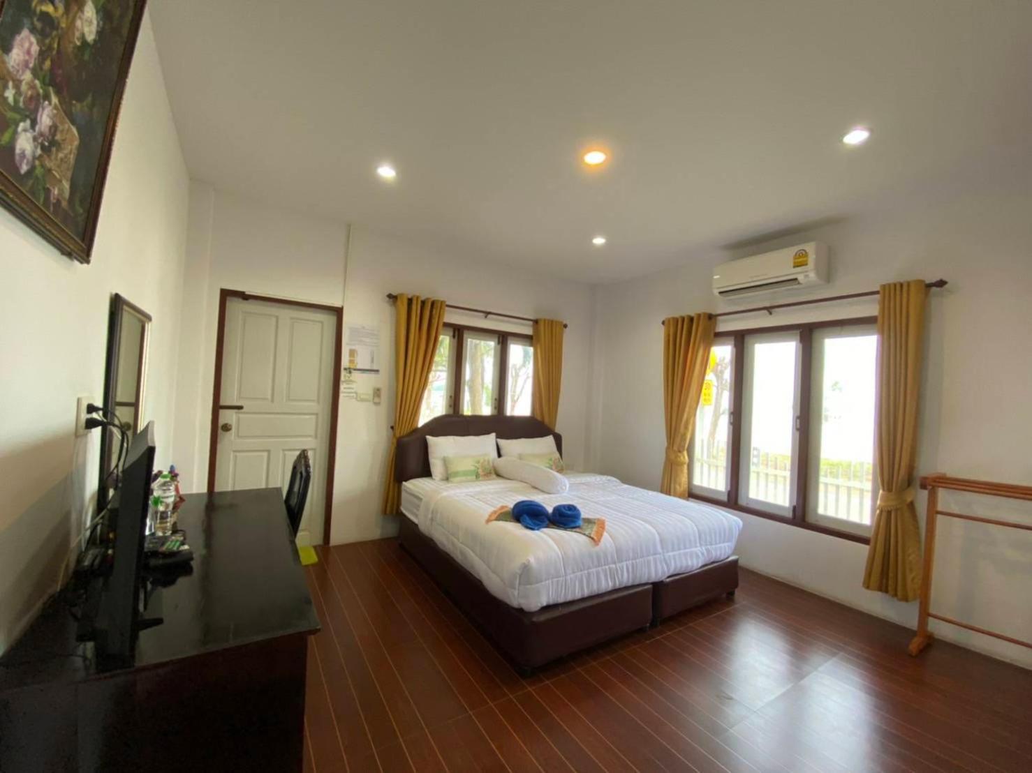 Baan Golden Resort & Residences
