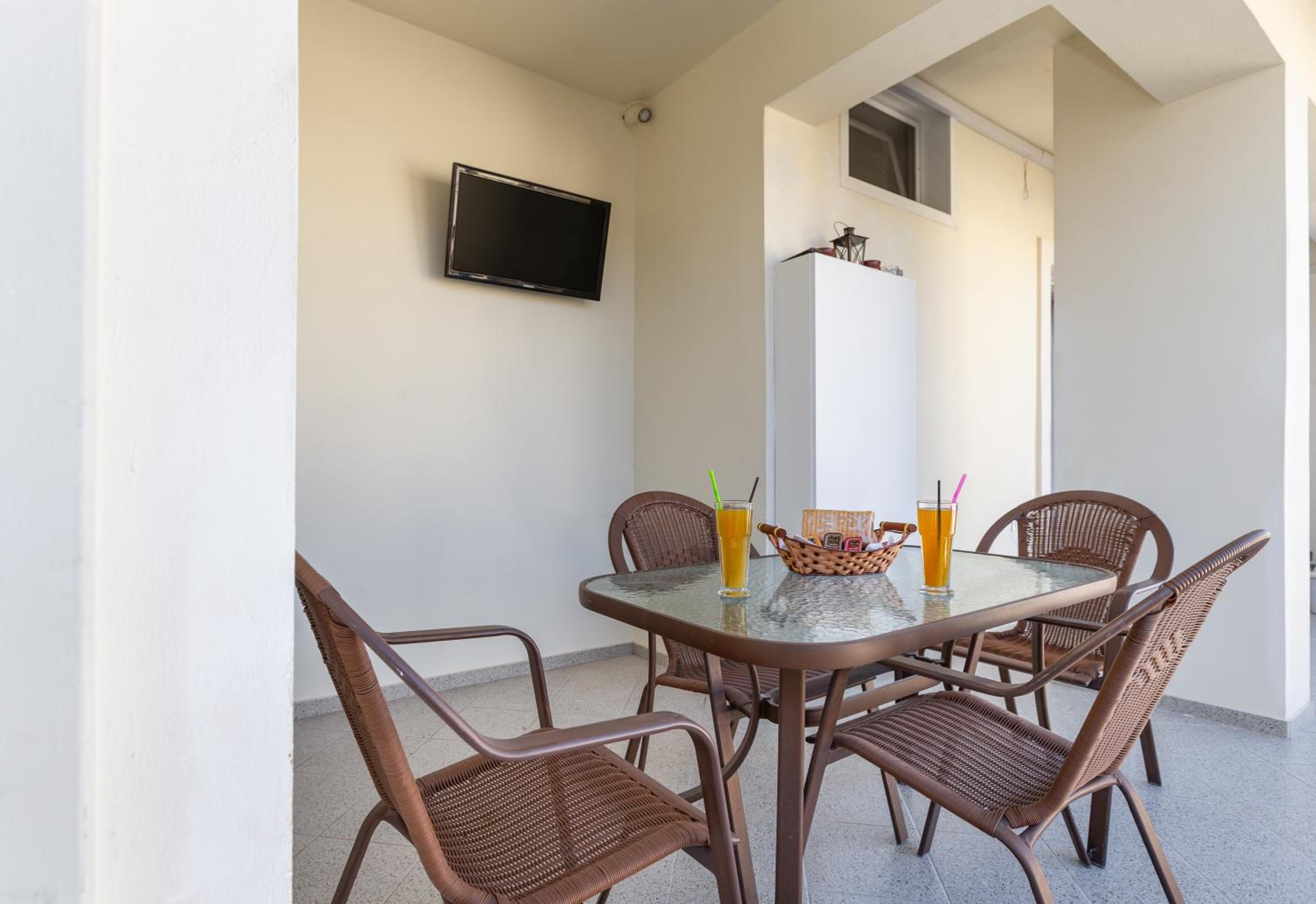 Liros House