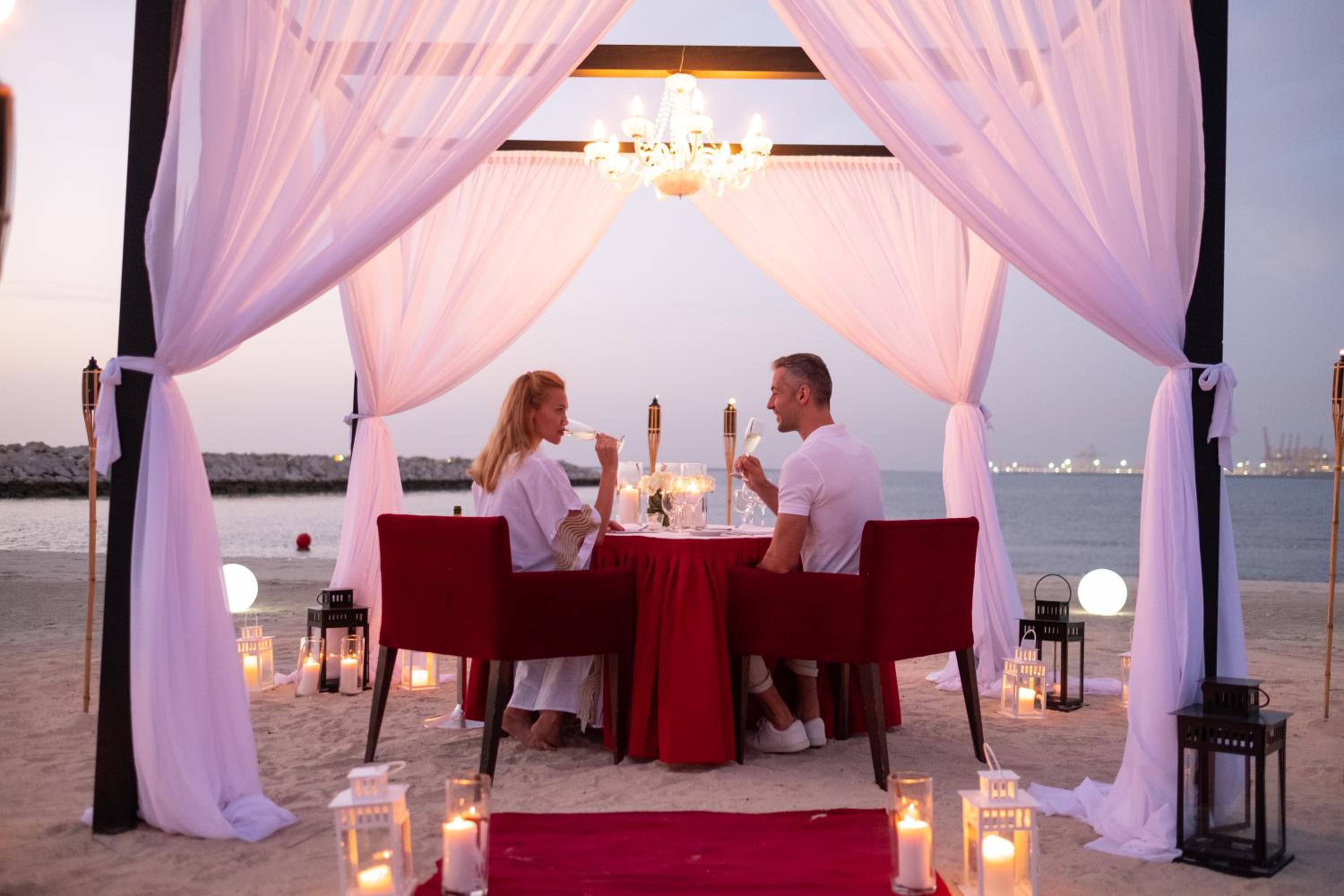 JA Beach Hotel, Dubai