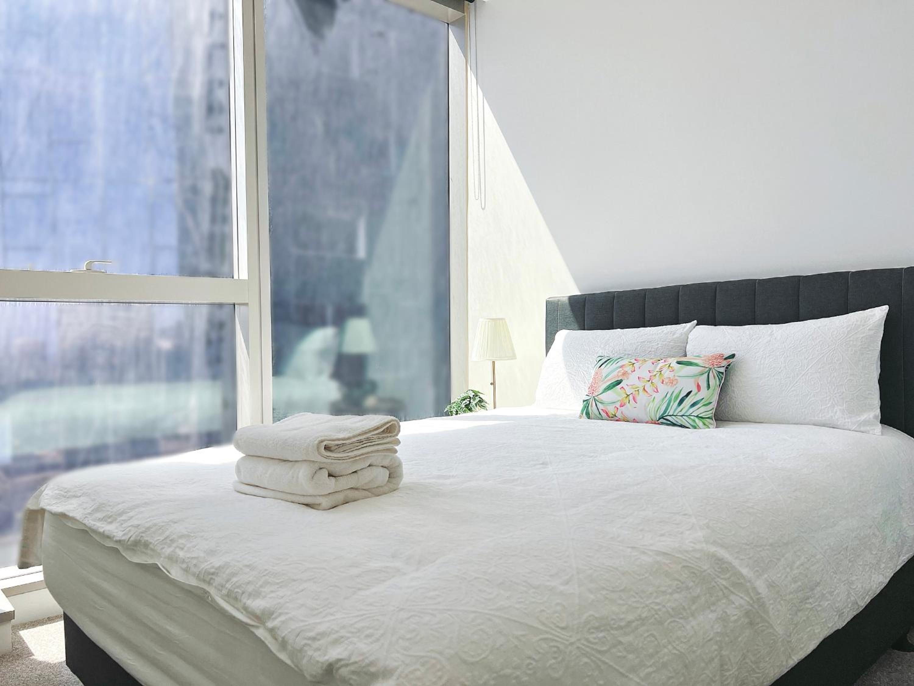 Wsp Lux 3b2b flat in CBD with balcony
