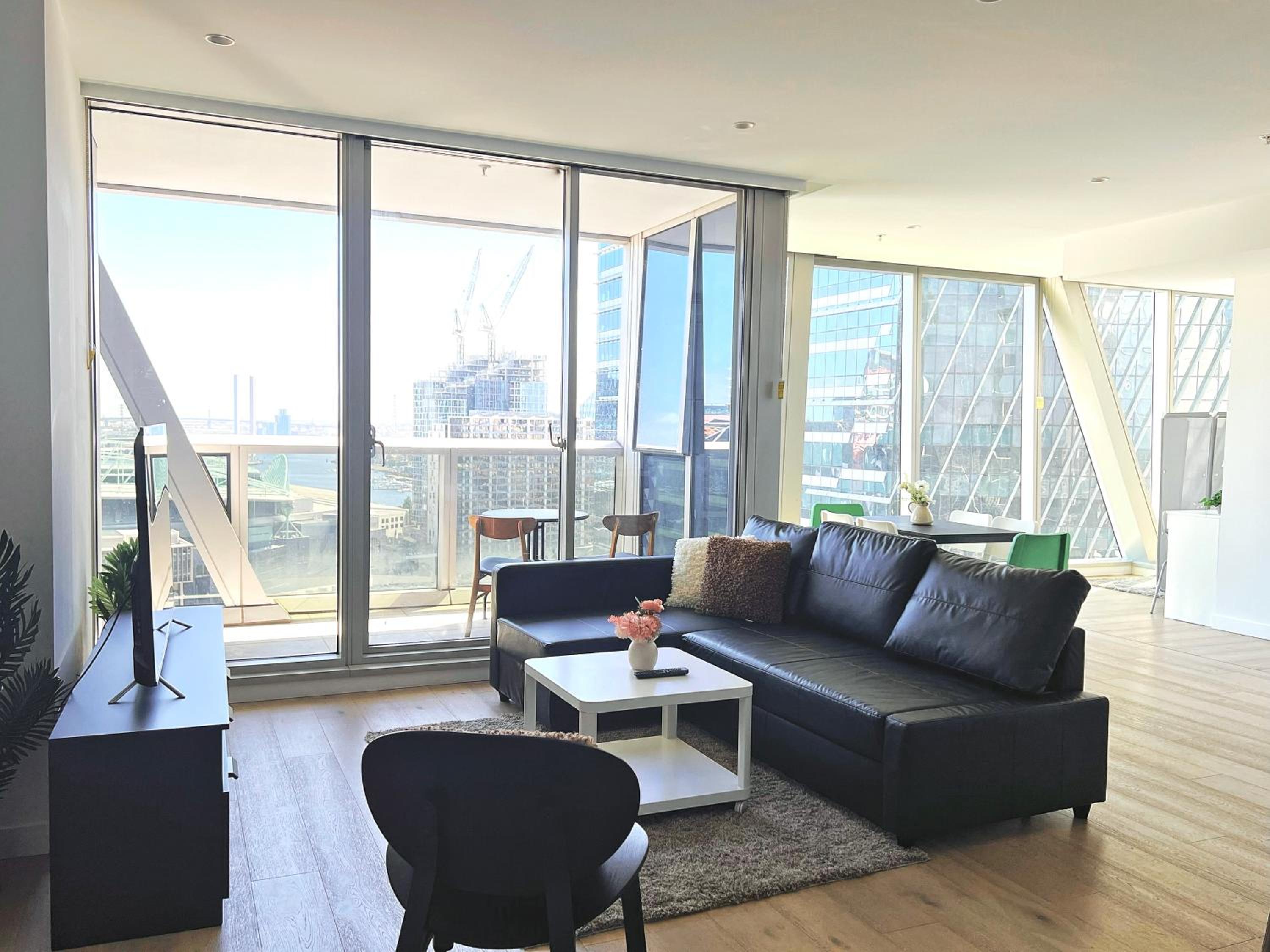 Wsp Lux 3b2b flat in CBD with balcony