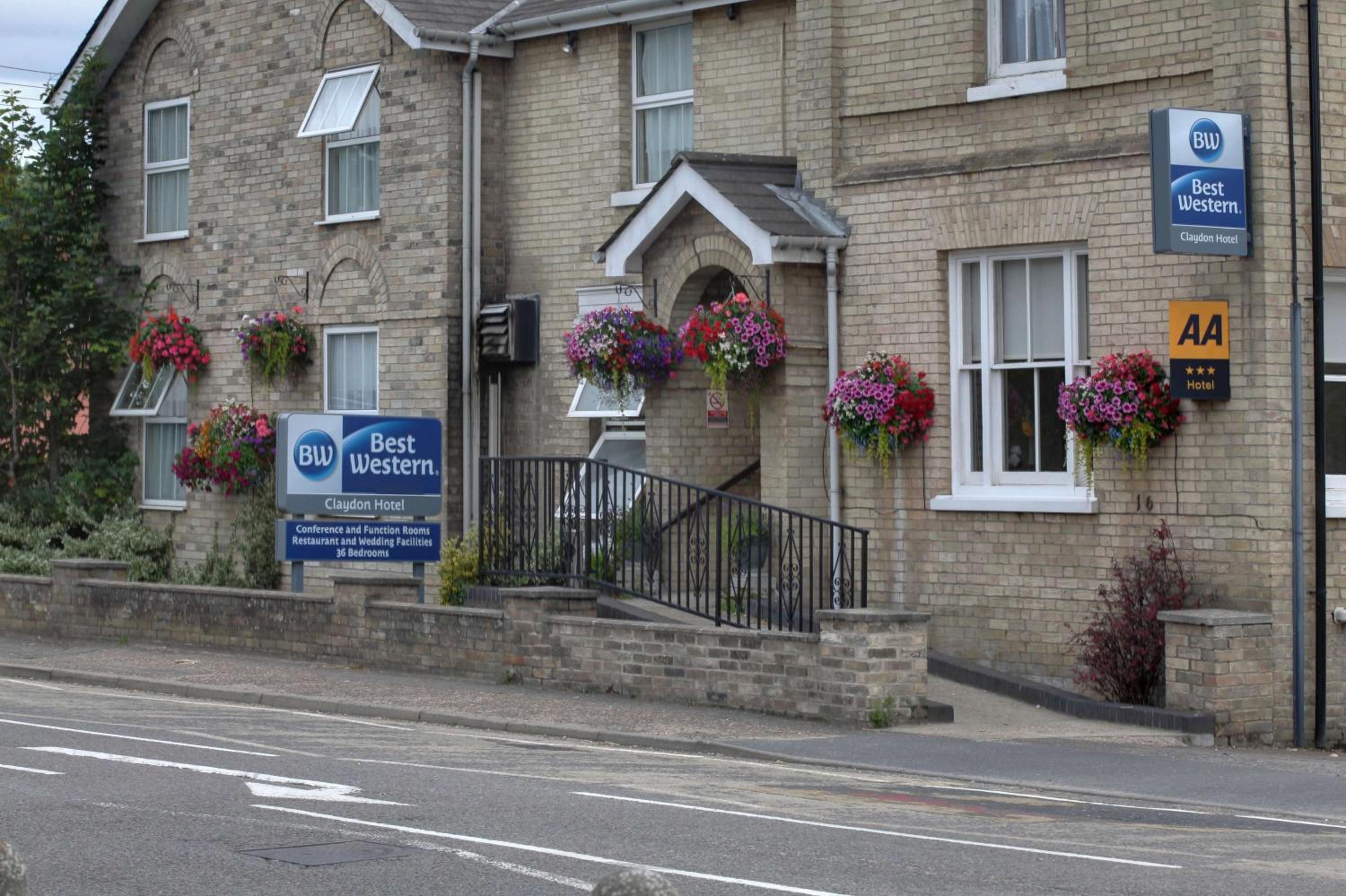 Ipswich Vacations - Best Western Claydon Hotel - Property Image 2