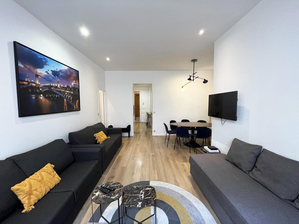 64-LUXURY FLAT CHAMPS ELYSEES (1D)