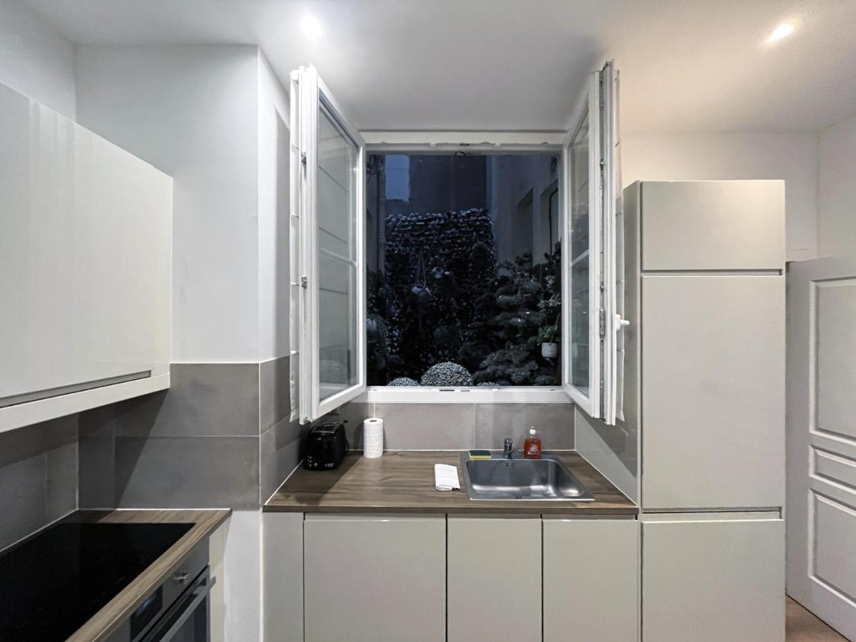 64-LUXURY FLAT CHAMPS ELYSEES (1D)