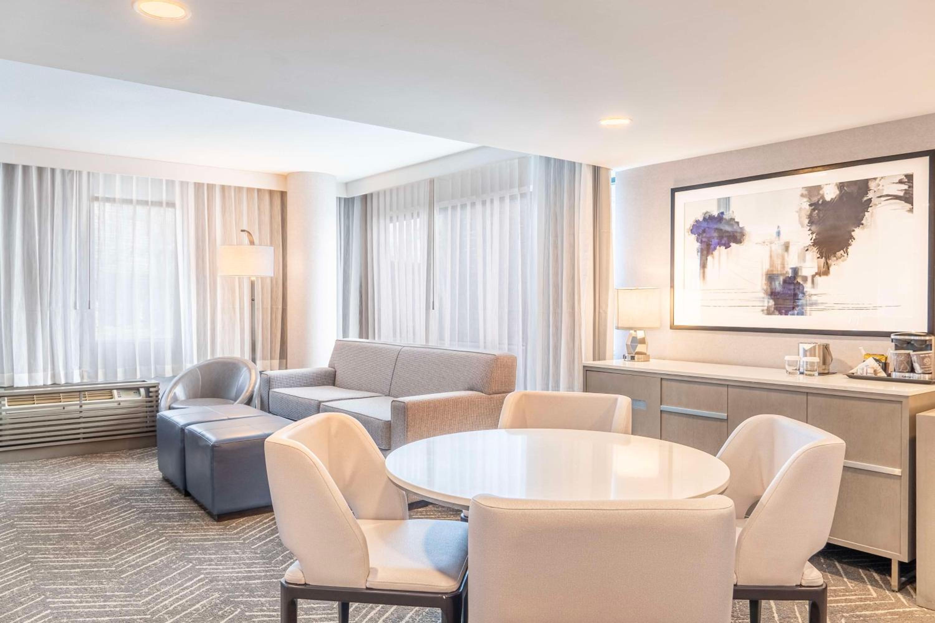 Santa Ana Vacations - DoubleTree by Hilton Orange County Airport - Property Image 33
