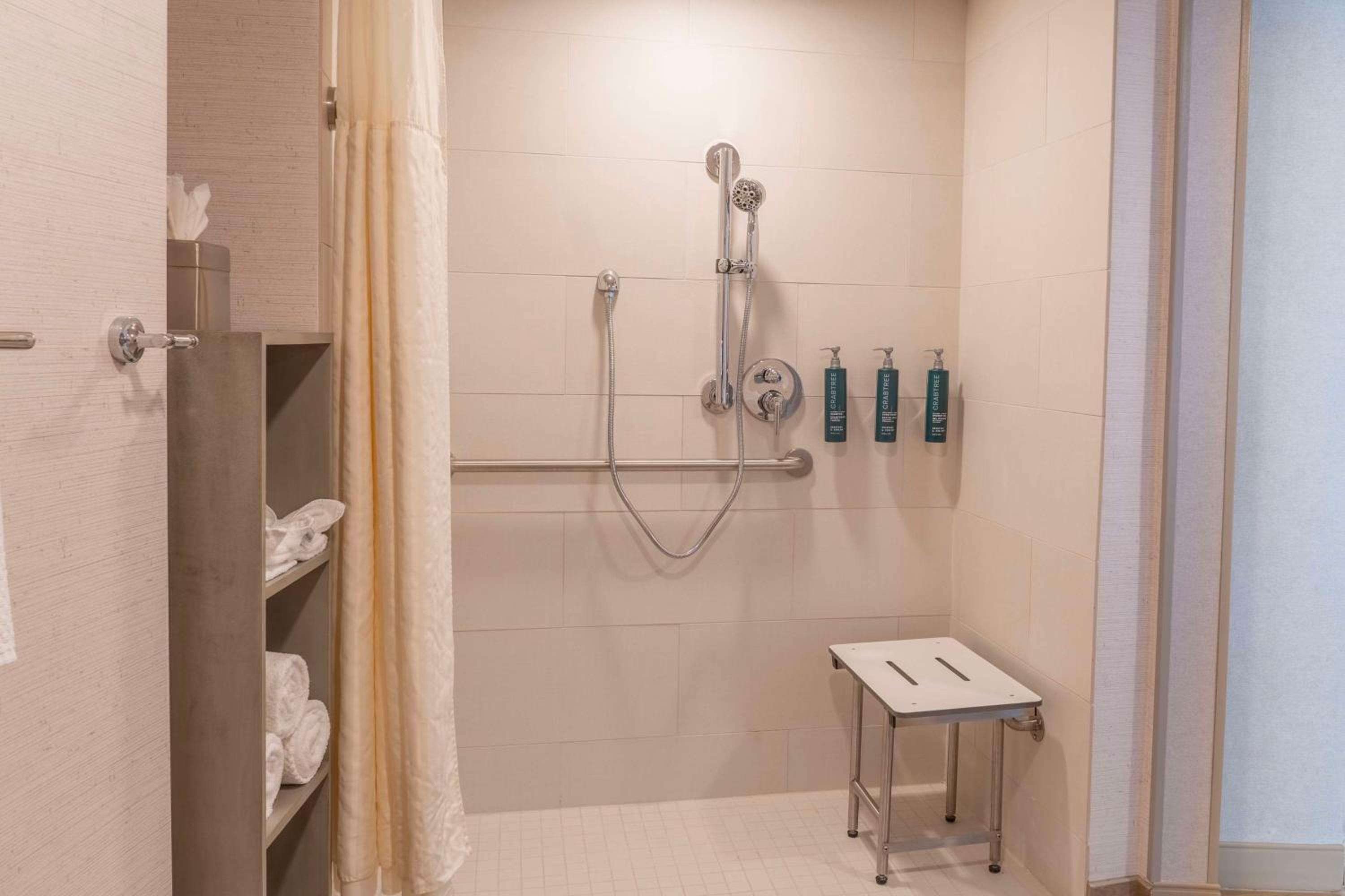 Santa Ana Vacations - DoubleTree by Hilton Orange County Airport - Property Image 37