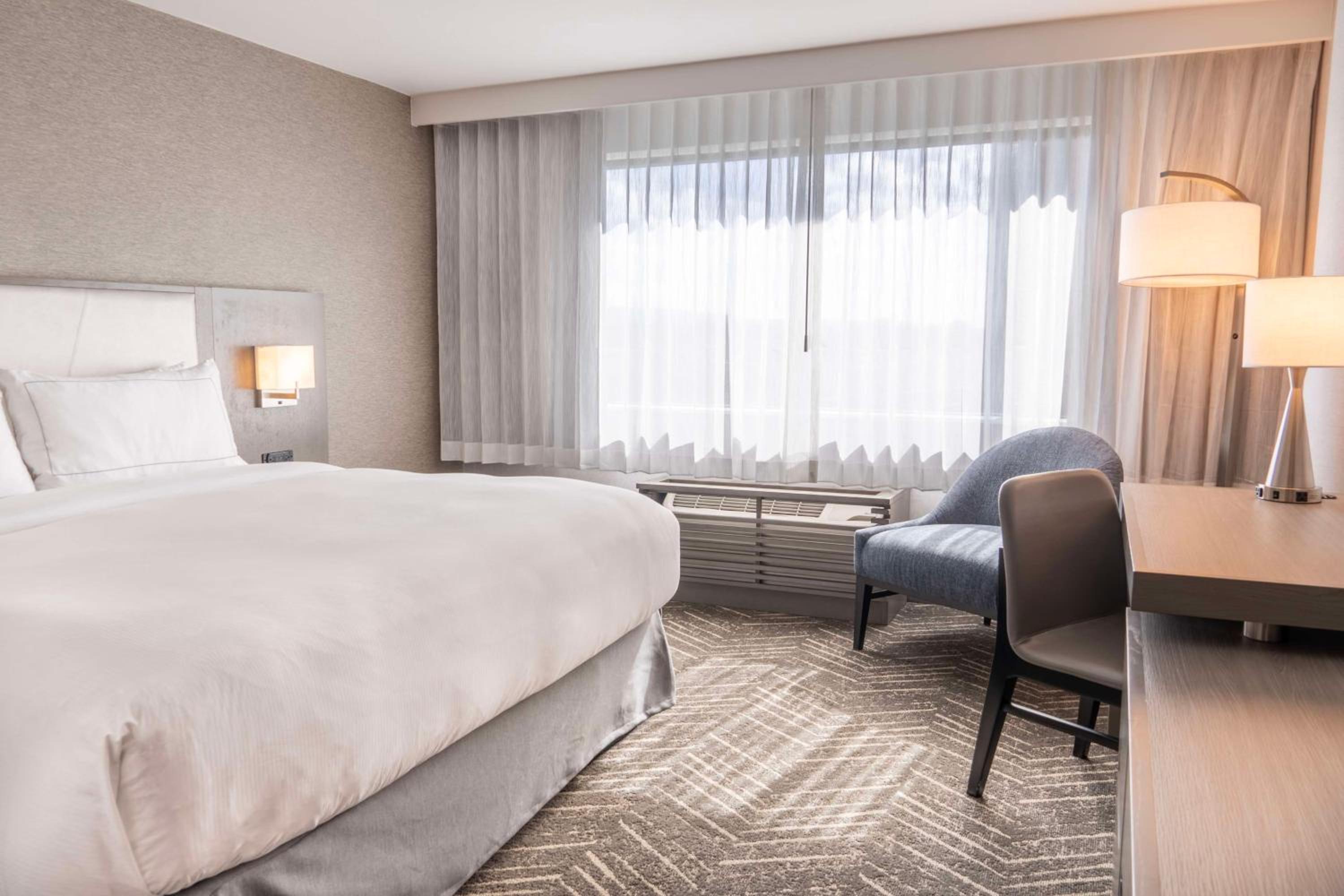 Santa Ana Vacations - DoubleTree by Hilton Orange County Airport - Property Image 38