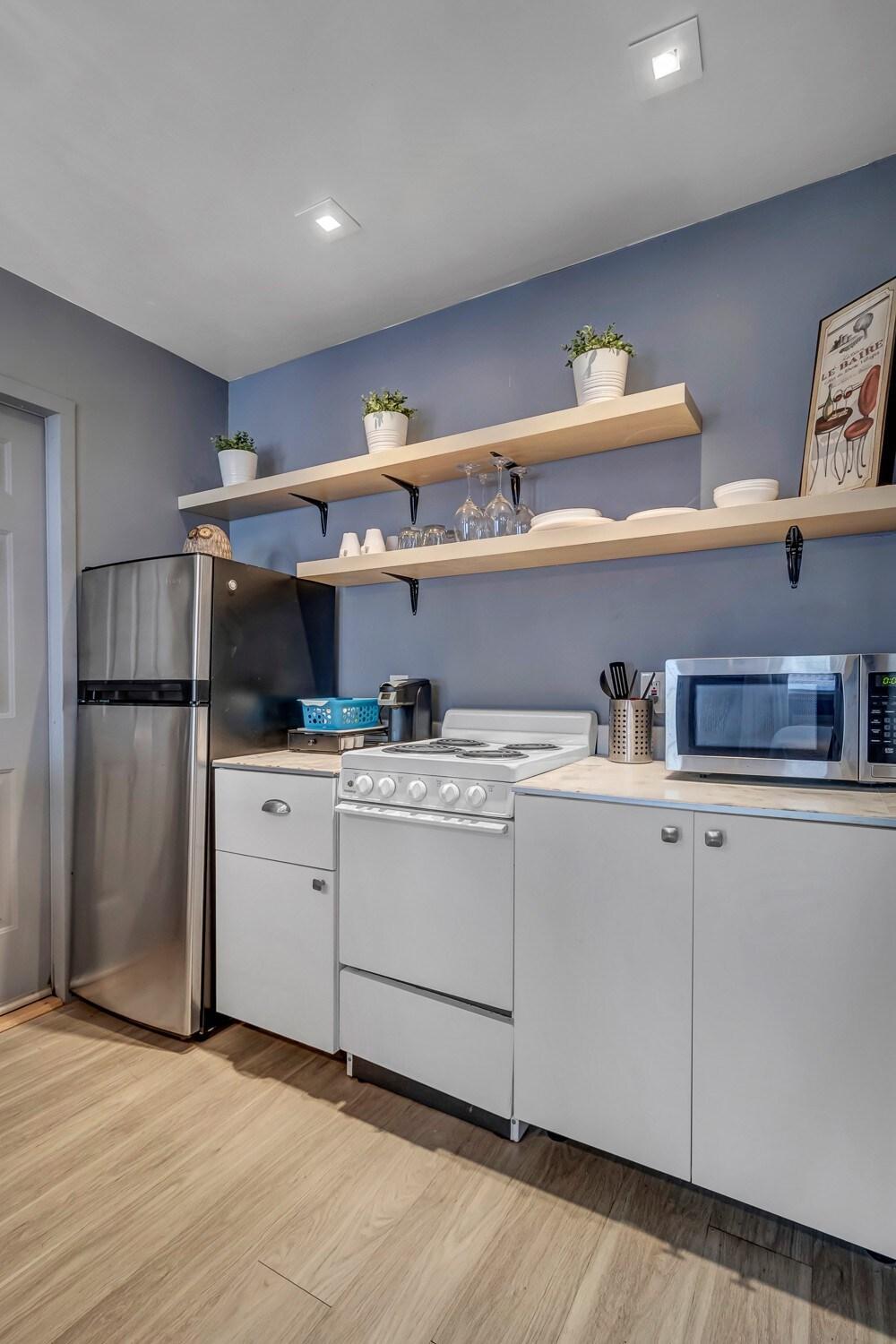 Budget friendly studio apt in historic Springfield view 4