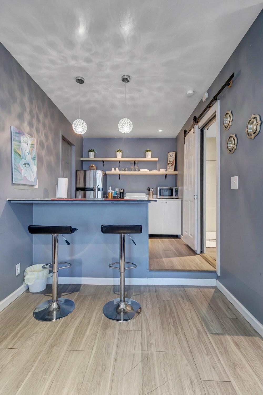 Budget friendly studio apt in historic Springfield view 5