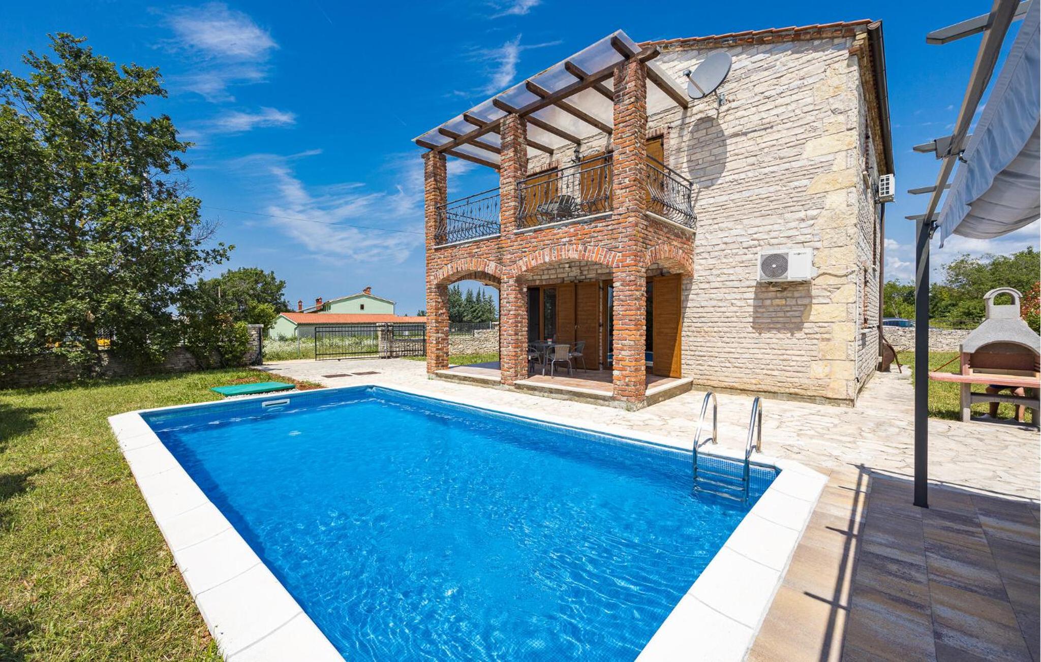 Stunning Home In Cabrunici view 4
