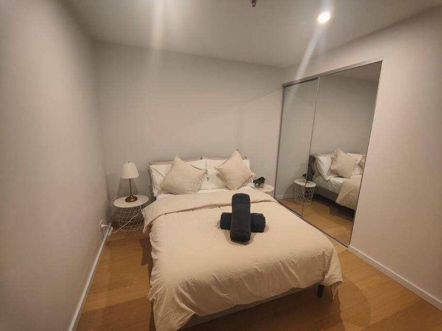Convenient modern 2B2B apartment in Braddon