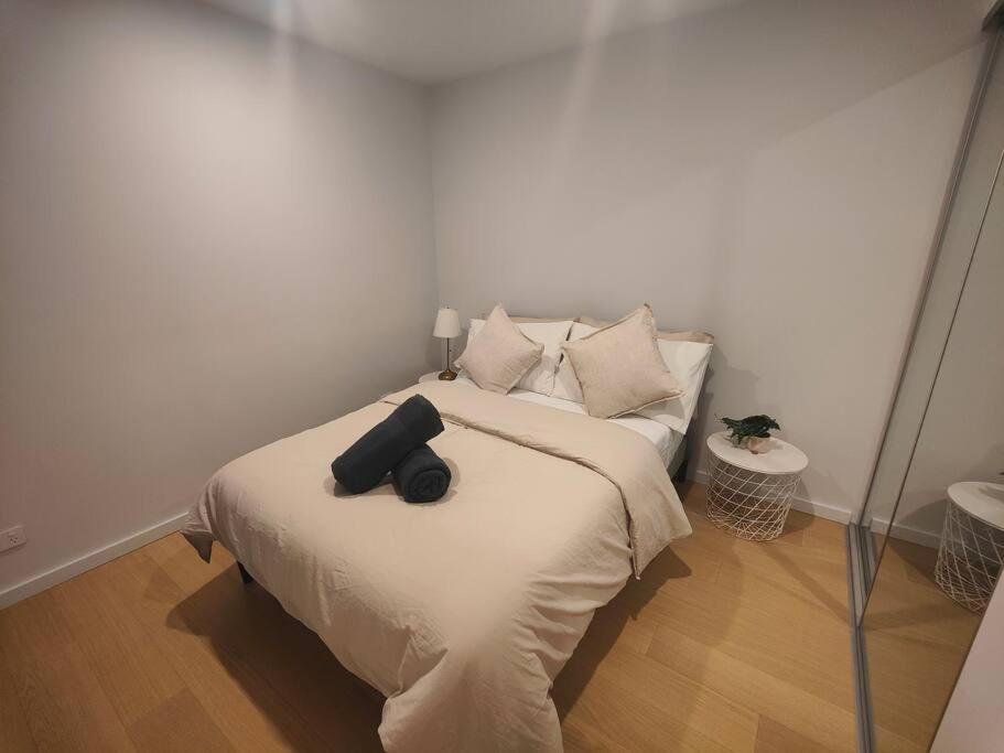 Convenient modern 2B2B apartment in Braddon