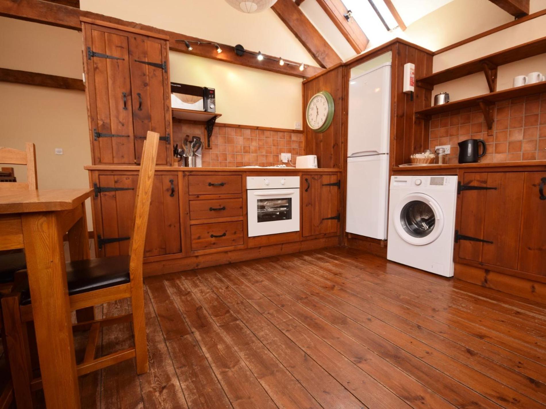 5 Bed in Ilfracombe oc-barlc view 5
