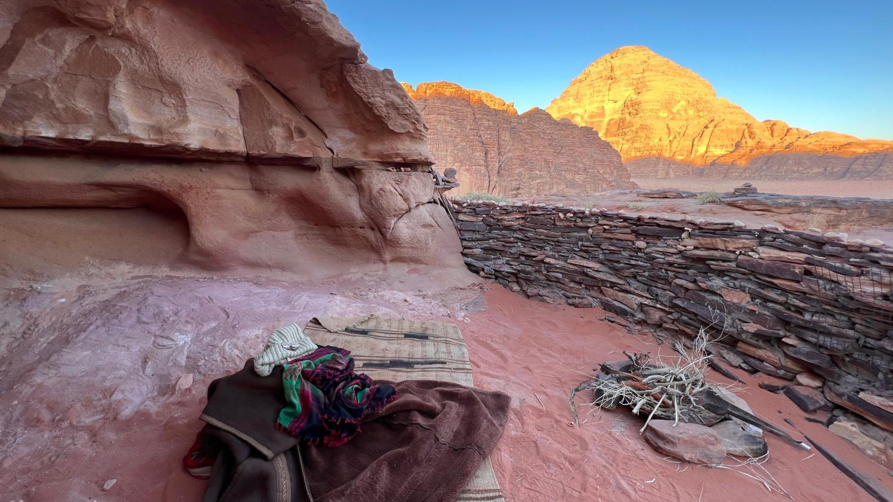 Wadi Rum Happy view 2