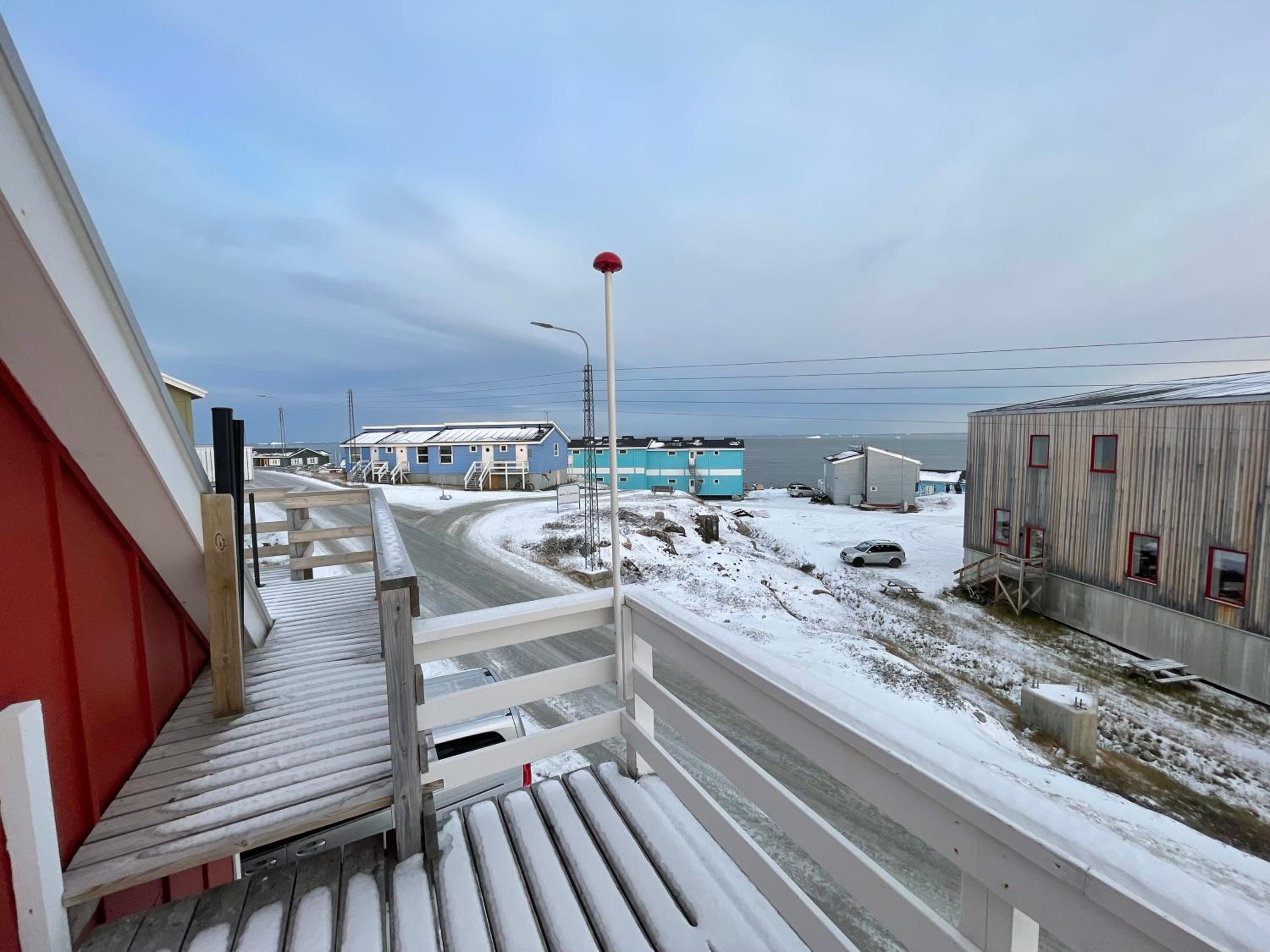 Ilulissat Stay - 4-bedroom villa with sea view and hot tub view 5
