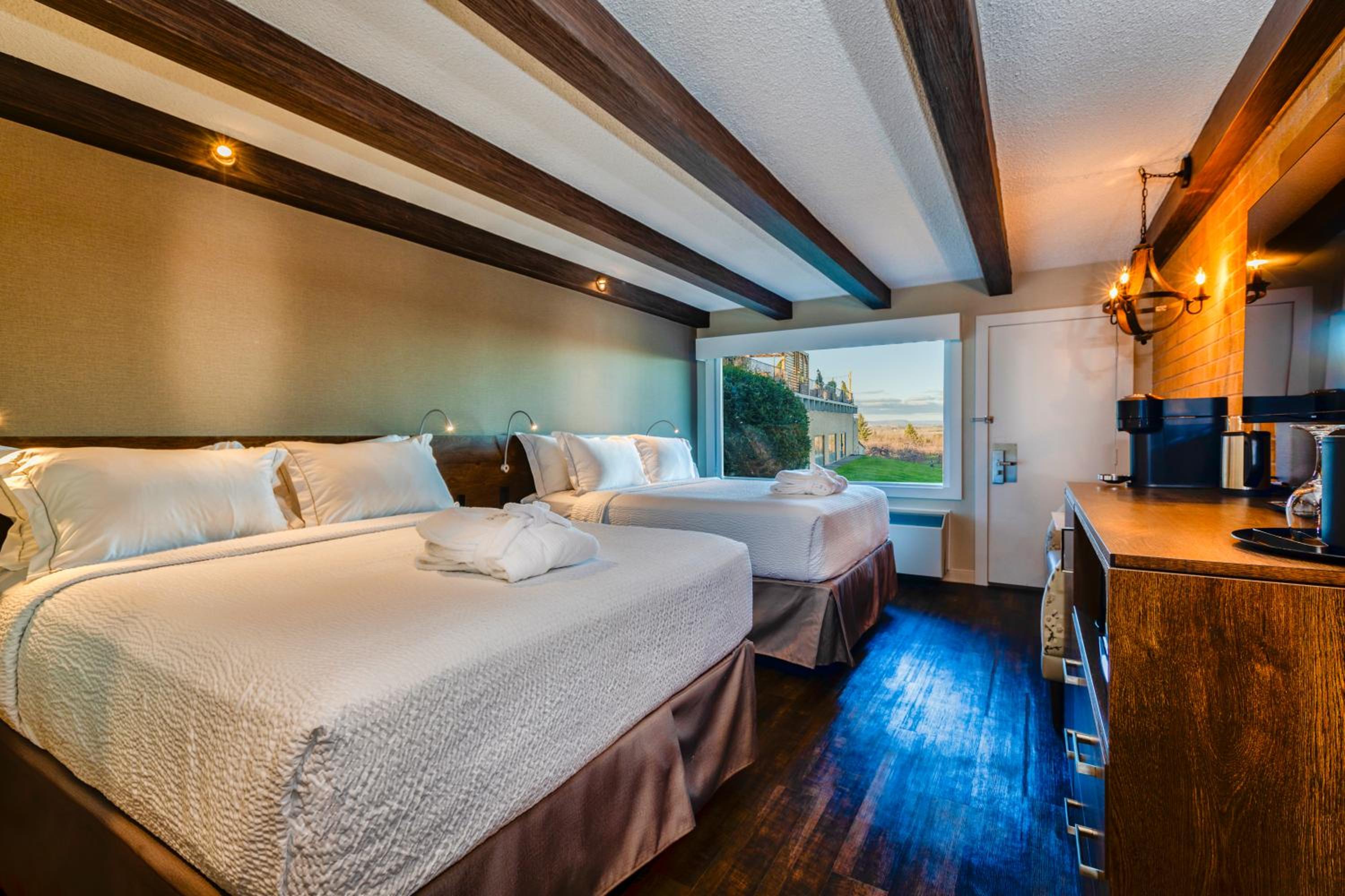 Old Orchard Inn - Image 2