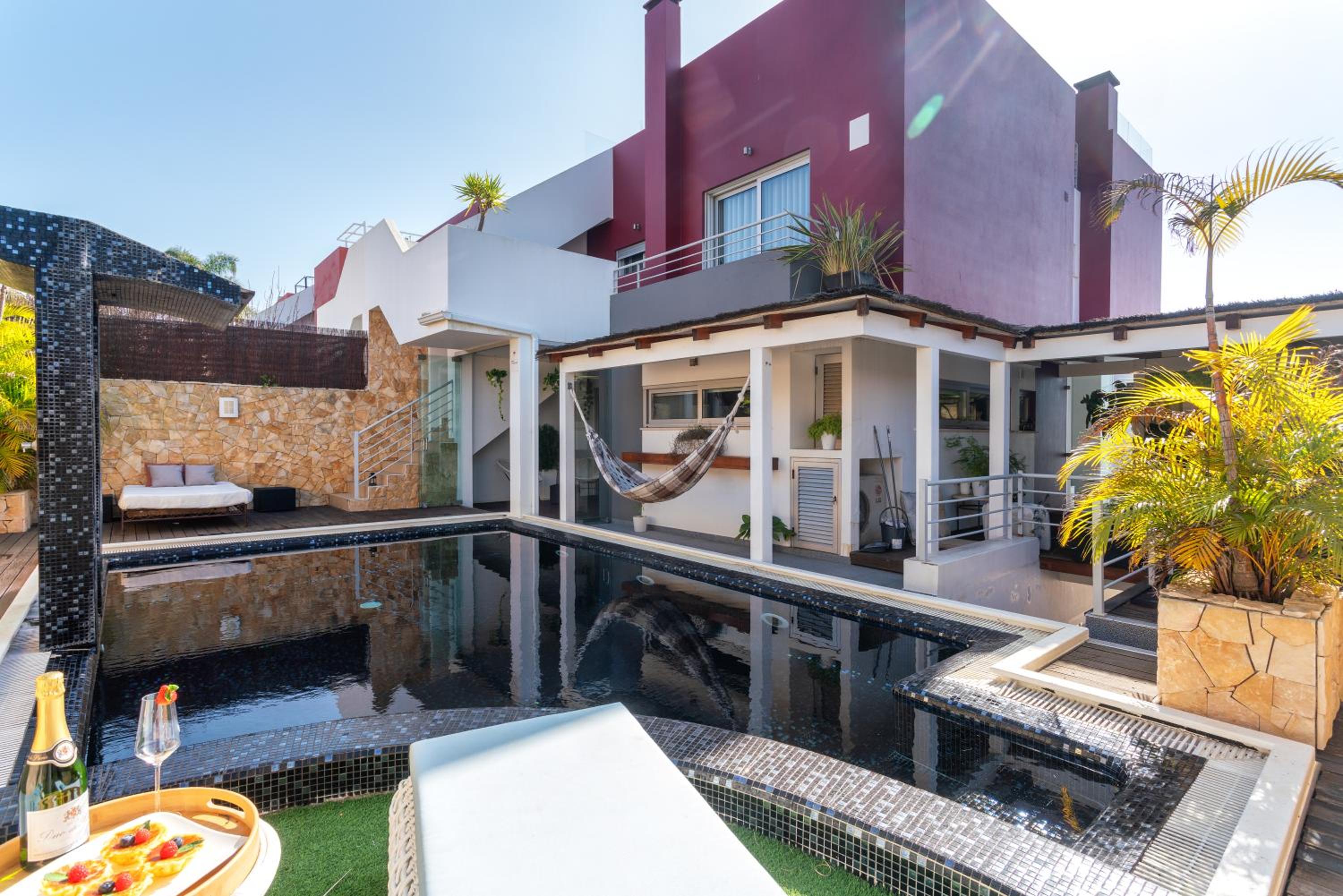 Host Wise - Luxurious House with Private Salt Pool view 3