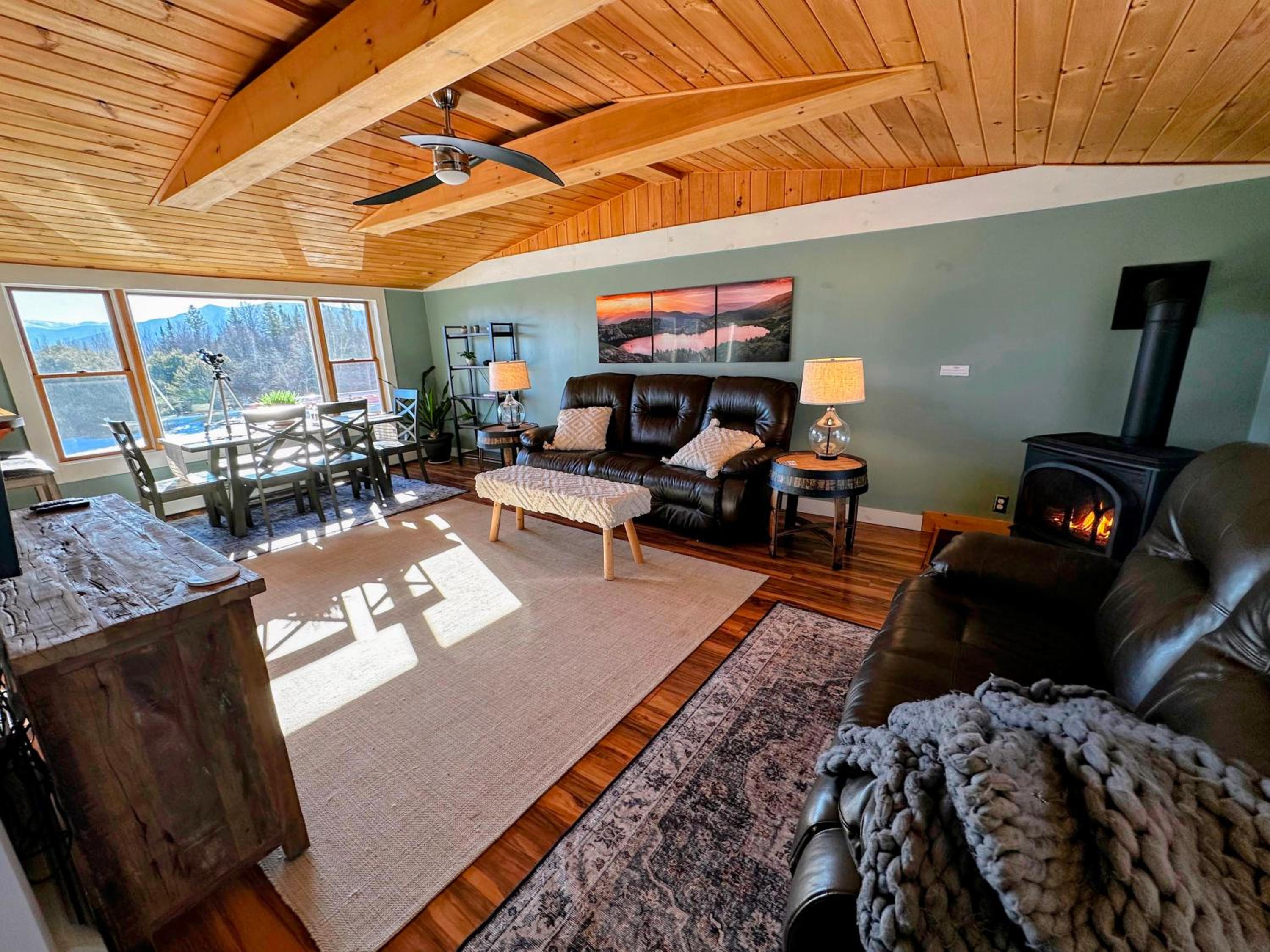 64J Stunning views, close to attractions! 20 min to Bretton Woods. Pool & gym passes! view 3