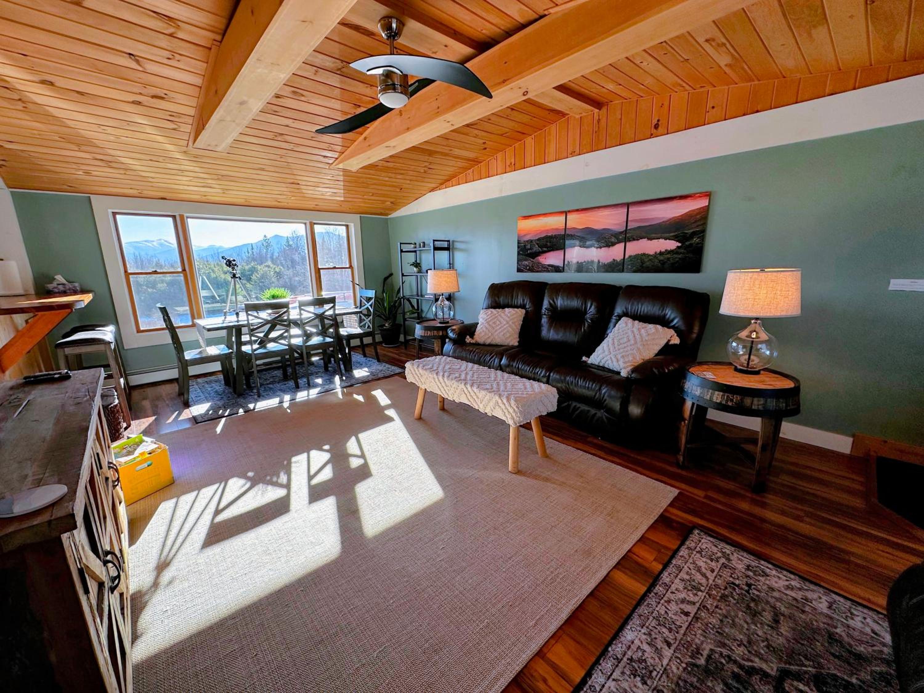64J Stunning views, close to attractions! 20 min to Bretton Woods. Pool & gym passes! view 5