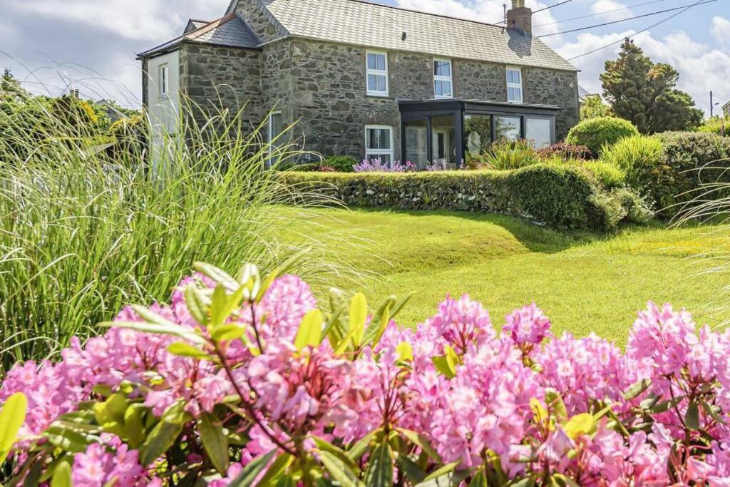 Beautiful family home, sea views, large garden view 4