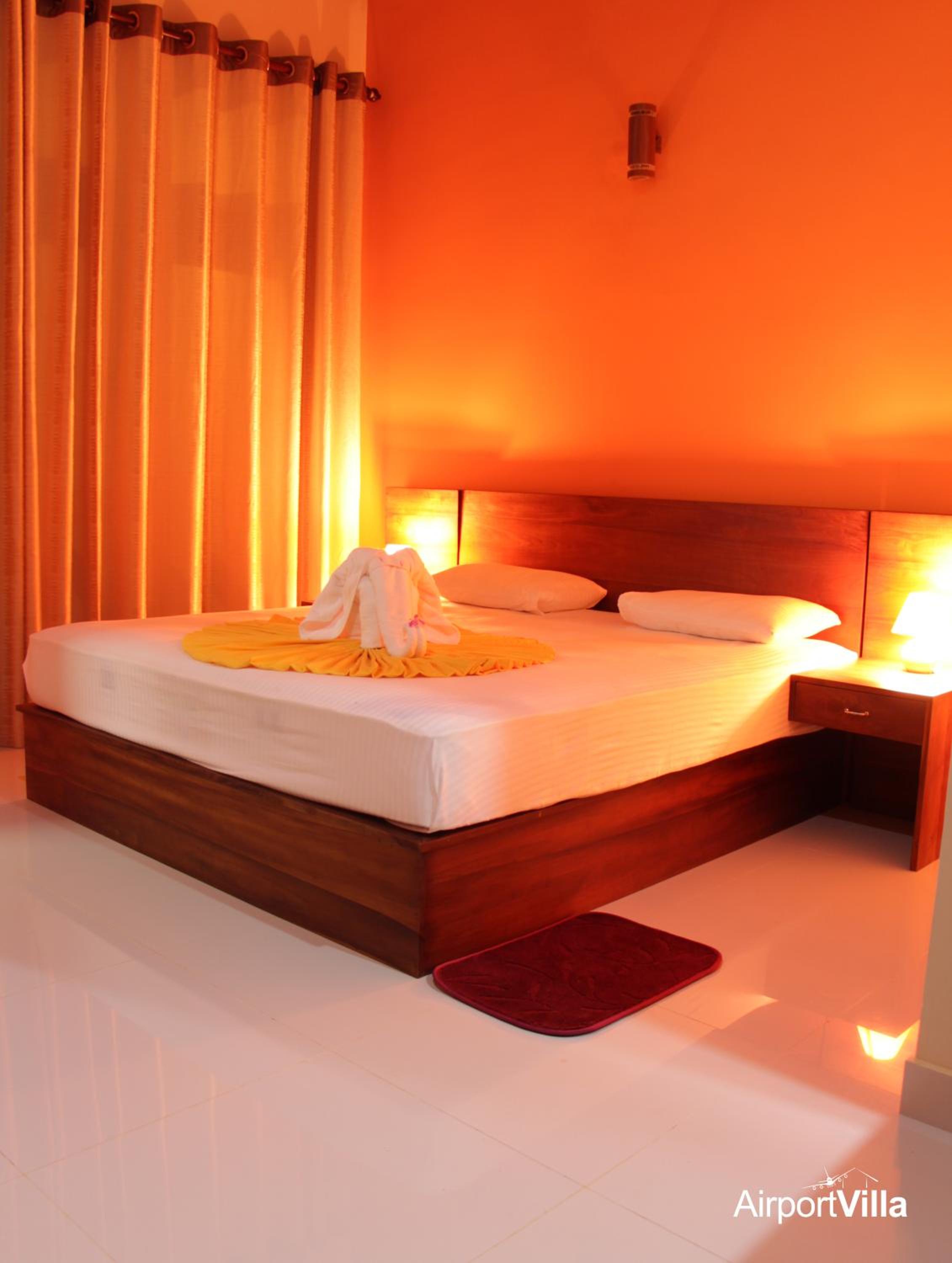 Airport Villa