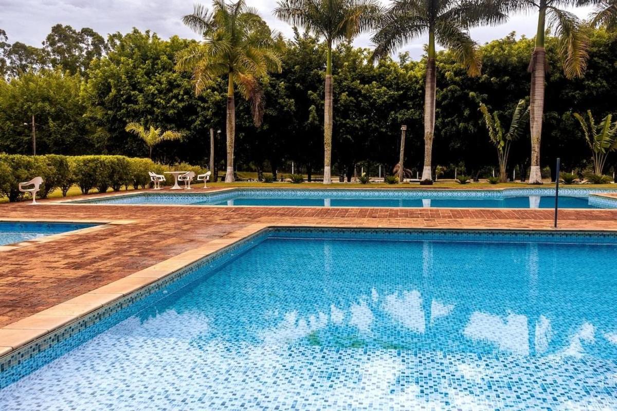 Fazenda em Itapetininga, Paz, Descanso e Piscinas (com WiFi)