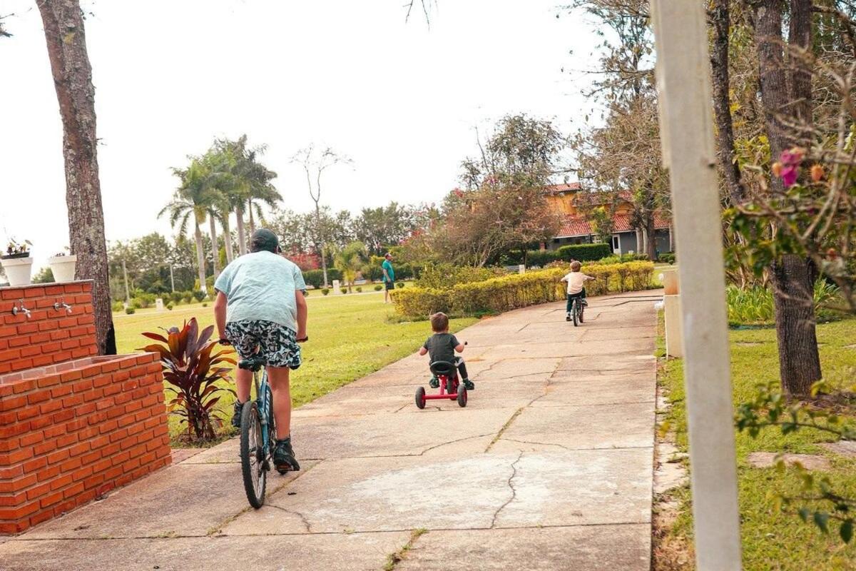 Fazenda em Itapetininga, Paz, Descanso e Piscinas (com WiFi)
