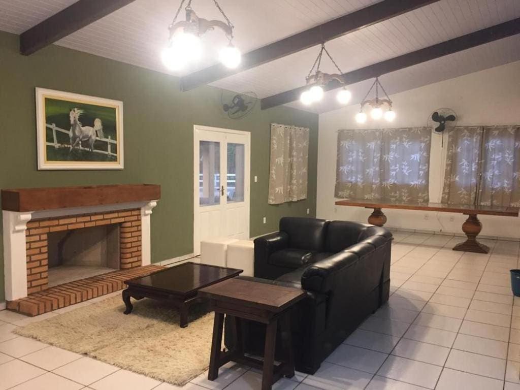 Fazenda em Itapetininga, Paz, Descanso e Piscinas (com WiFi)