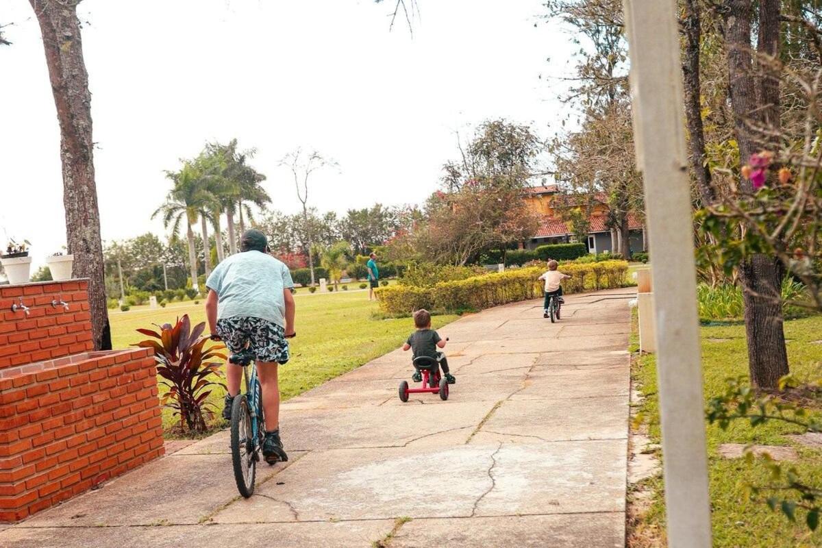 Fazenda em Itapetininga, Paz, Descanso e Piscinas (com WiFi)