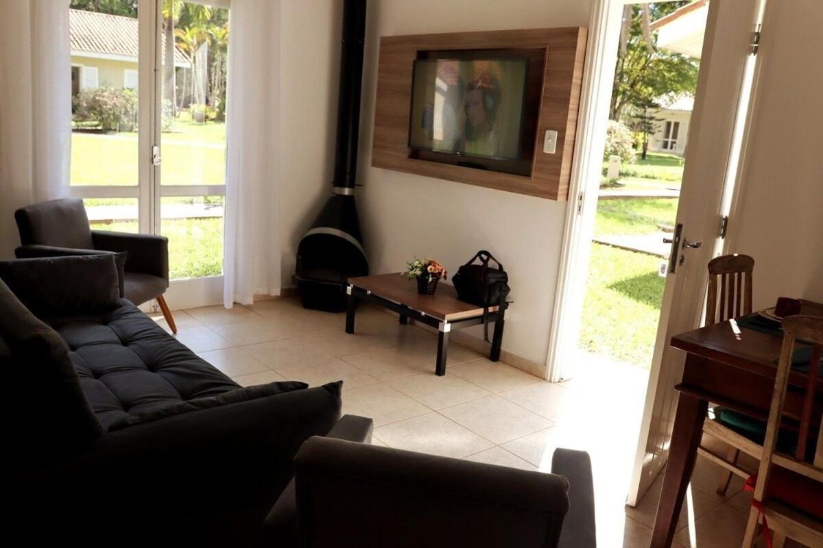 Fazenda em Itapetininga, Paz, Descanso e Piscinas (com WiFi)