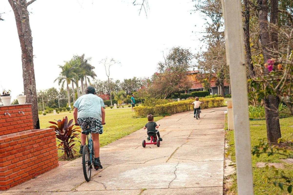 Fazenda em Itapetininga, Paz, Descanso e Piscinas (com WiFi)