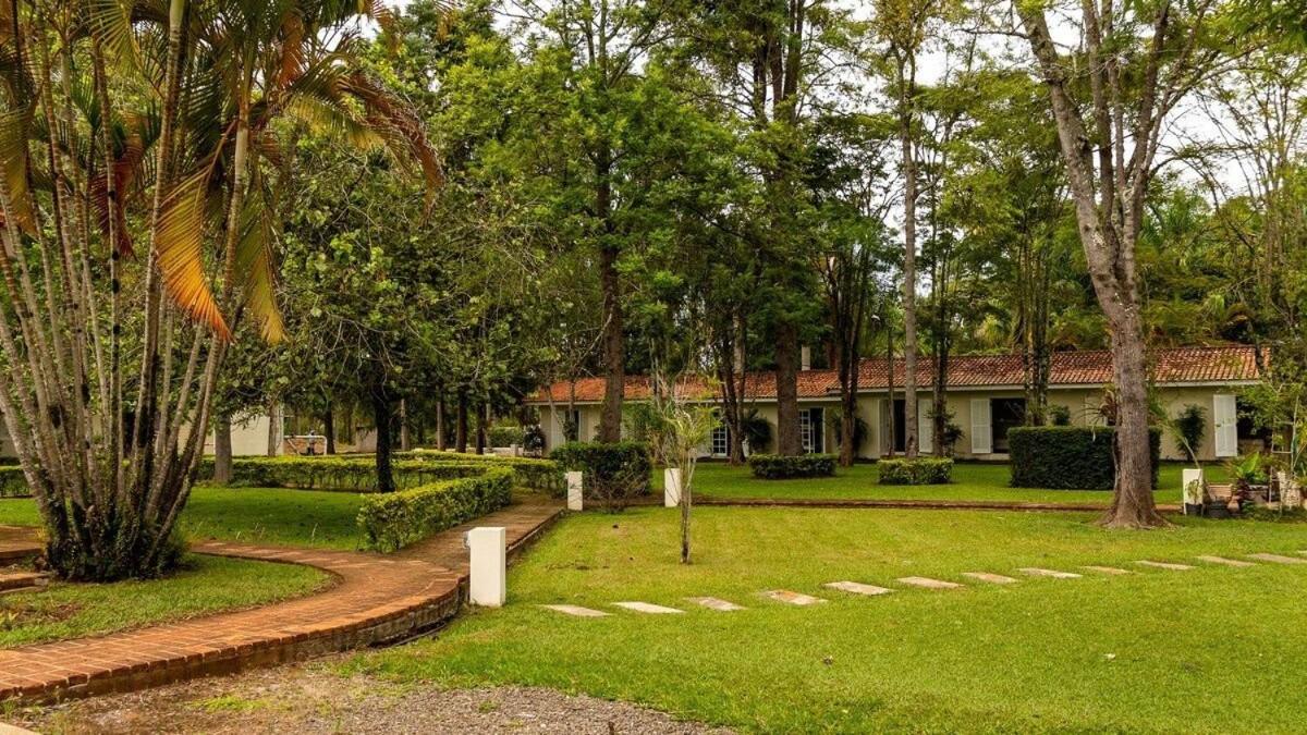 Fazenda em Itapetininga, Paz, Descanso e Piscinas (com WiFi)