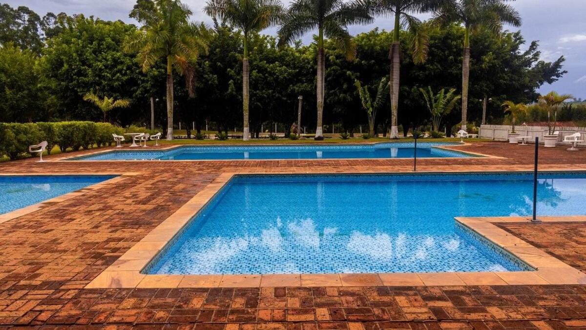 Fazenda em Itapetininga, Paz, Descanso e Piscinas (com WiFi)