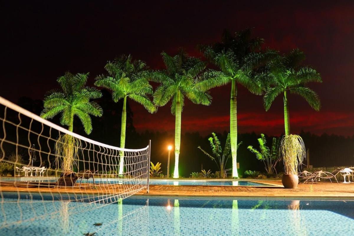 Fazenda em Itapetininga, Paz, Descanso e Piscinas (com WiFi)
