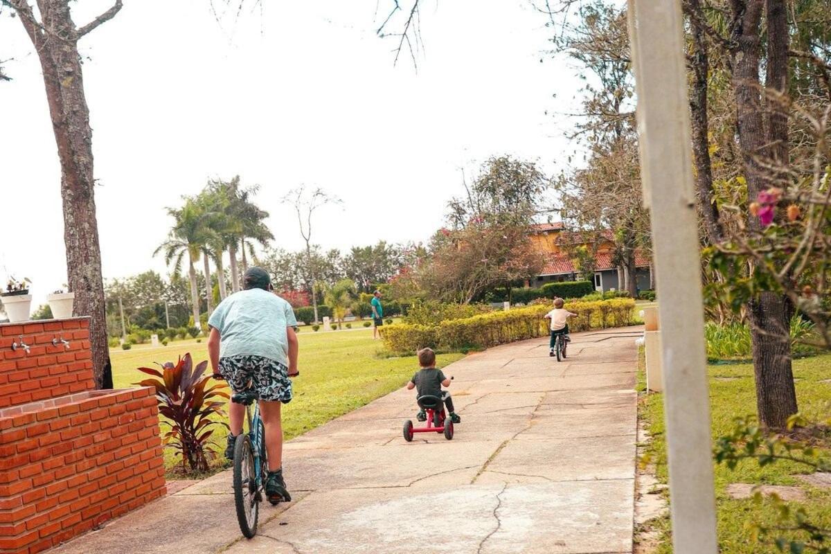 Fazenda em Itapetininga, Paz, Descanso e Piscinas (com WiFi)