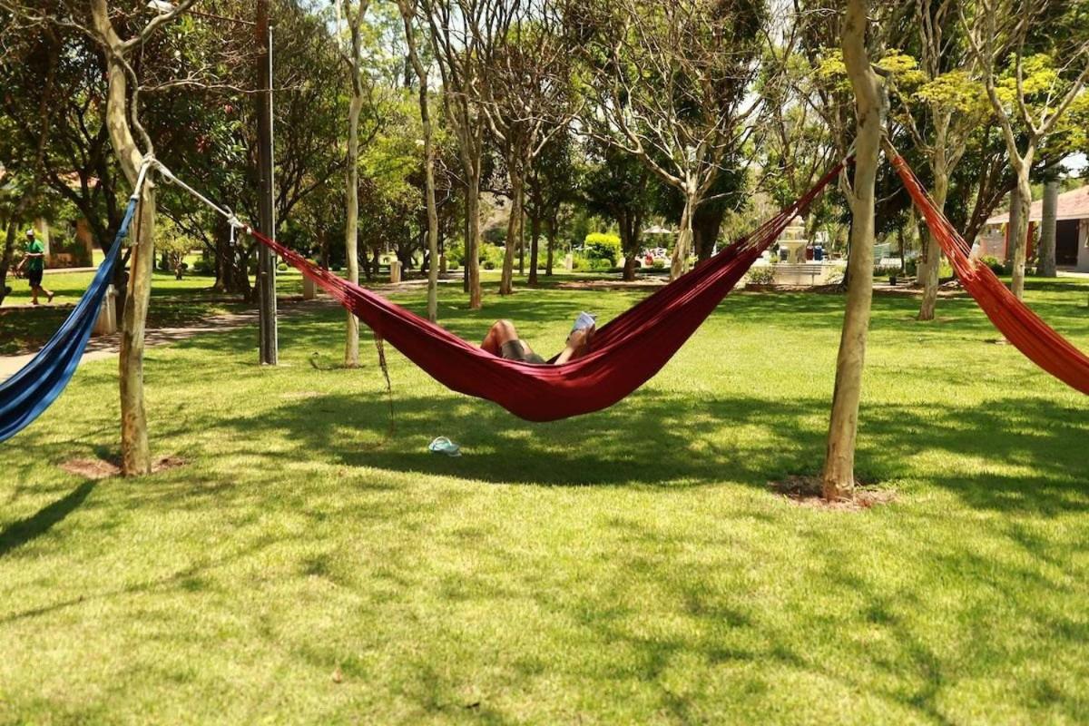 Fazenda em Itapetininga, Paz, Descanso e Piscinas (com WiFi)