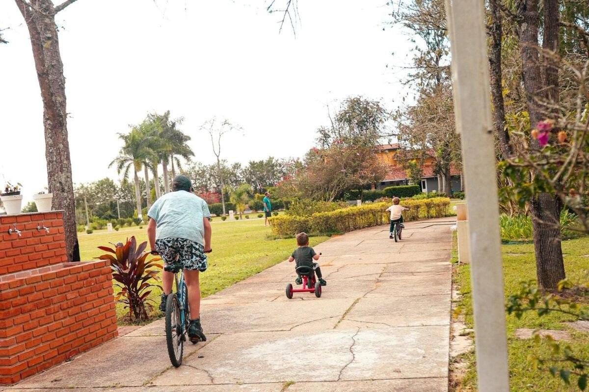 Fazenda em Itapetininga, Paz, Descanso e Piscinas (com WiFi)