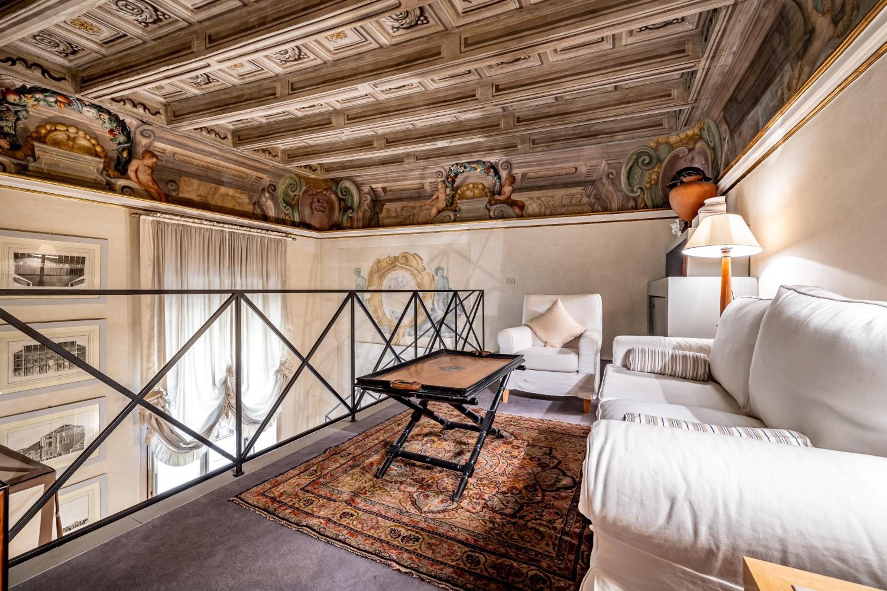 YID Bargello luxury suite