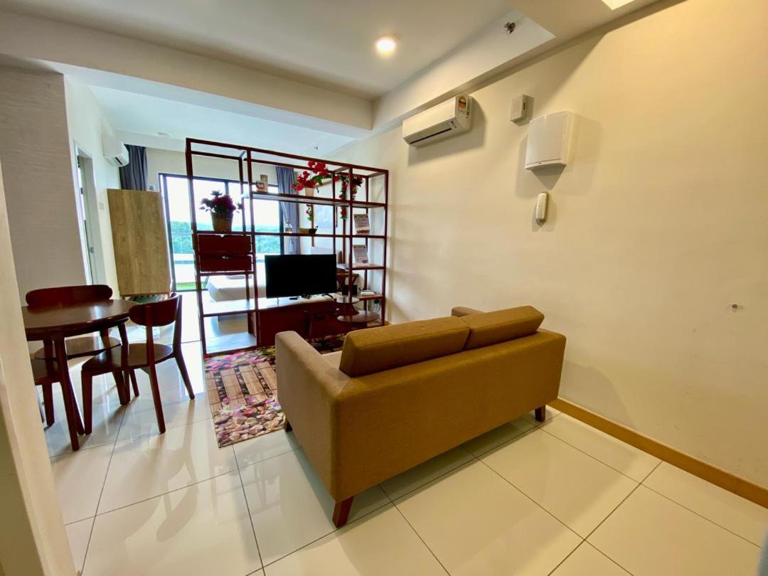 Cemara Rose Suite, Timur Bay Residence photo 5