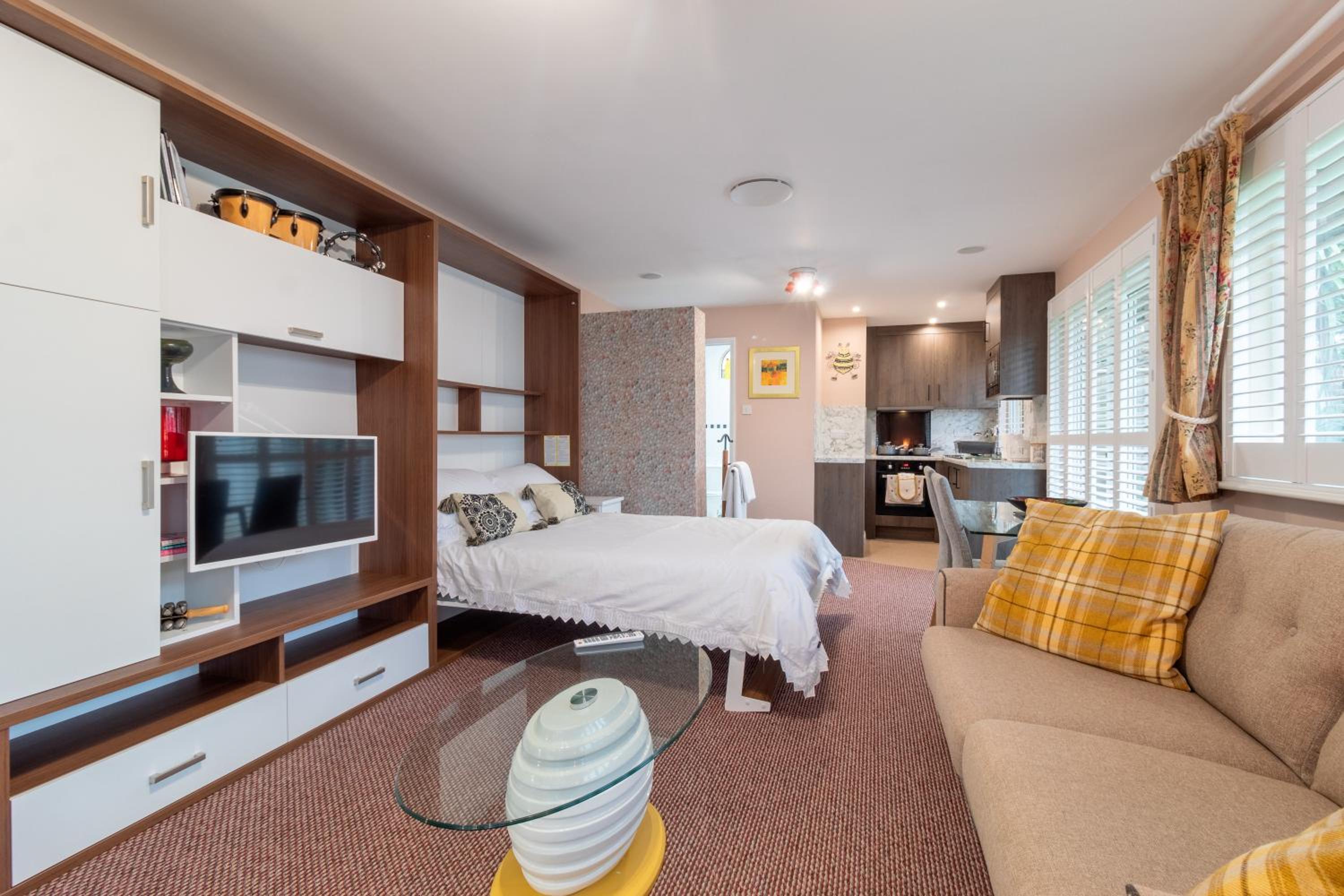 Spalding Town Centre - 2 Person - Self Contained - Self Catering 1 or 2 Doubles view 3
