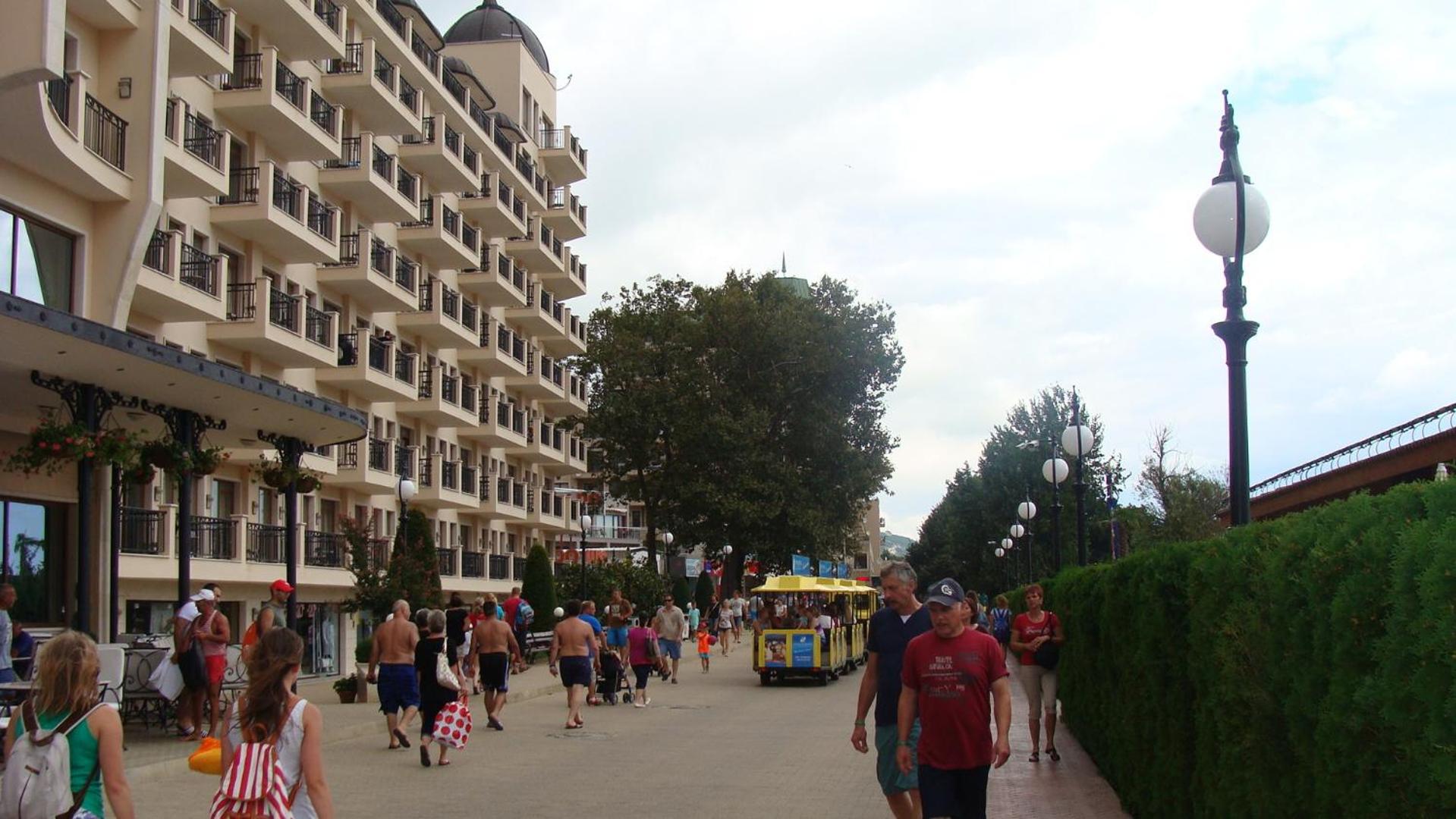 Admiral Apartments