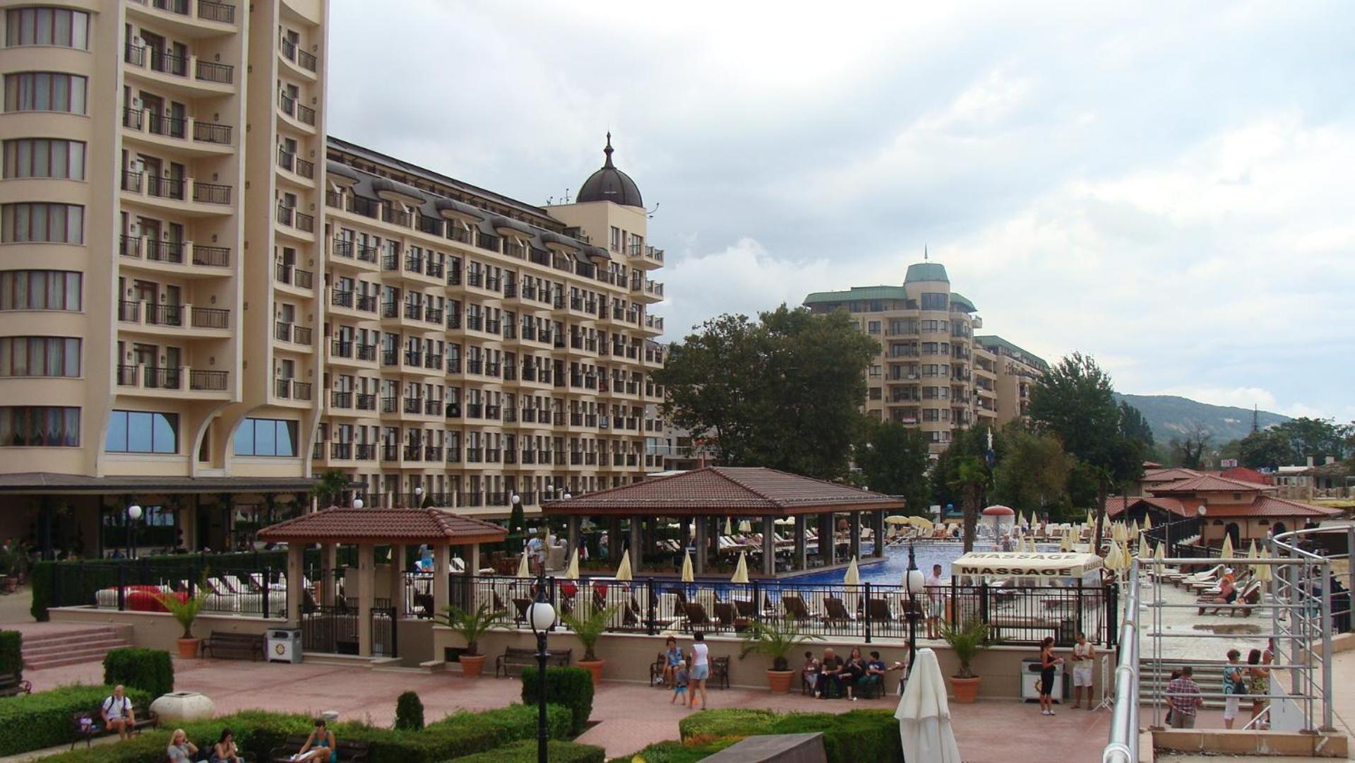 Admiral Apartments