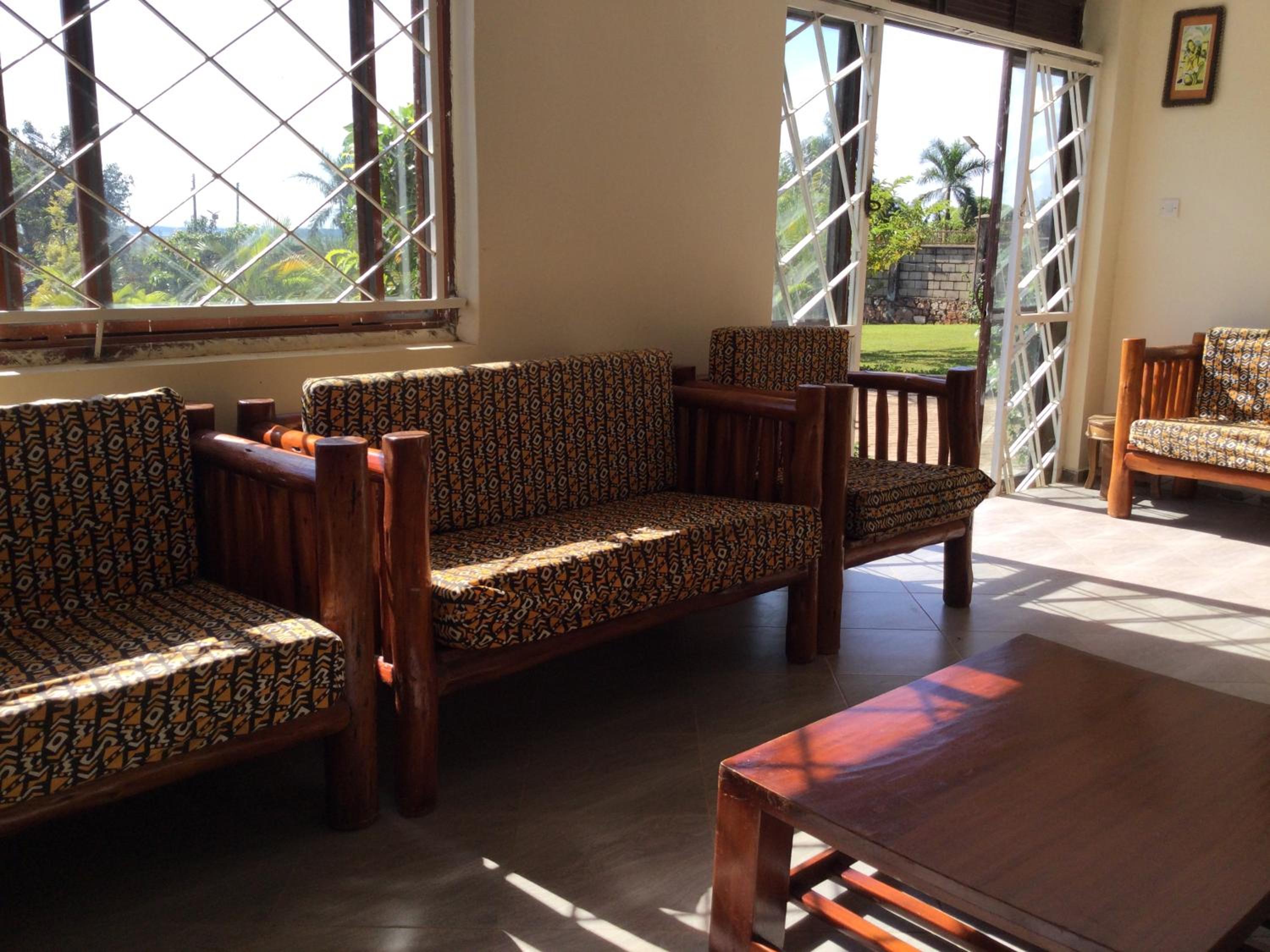 African Roots Guesthouse Entebbe