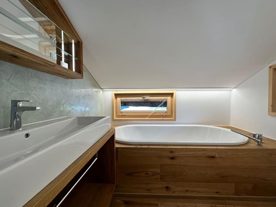 Stylish chalet w/Sauna: Alpine escape