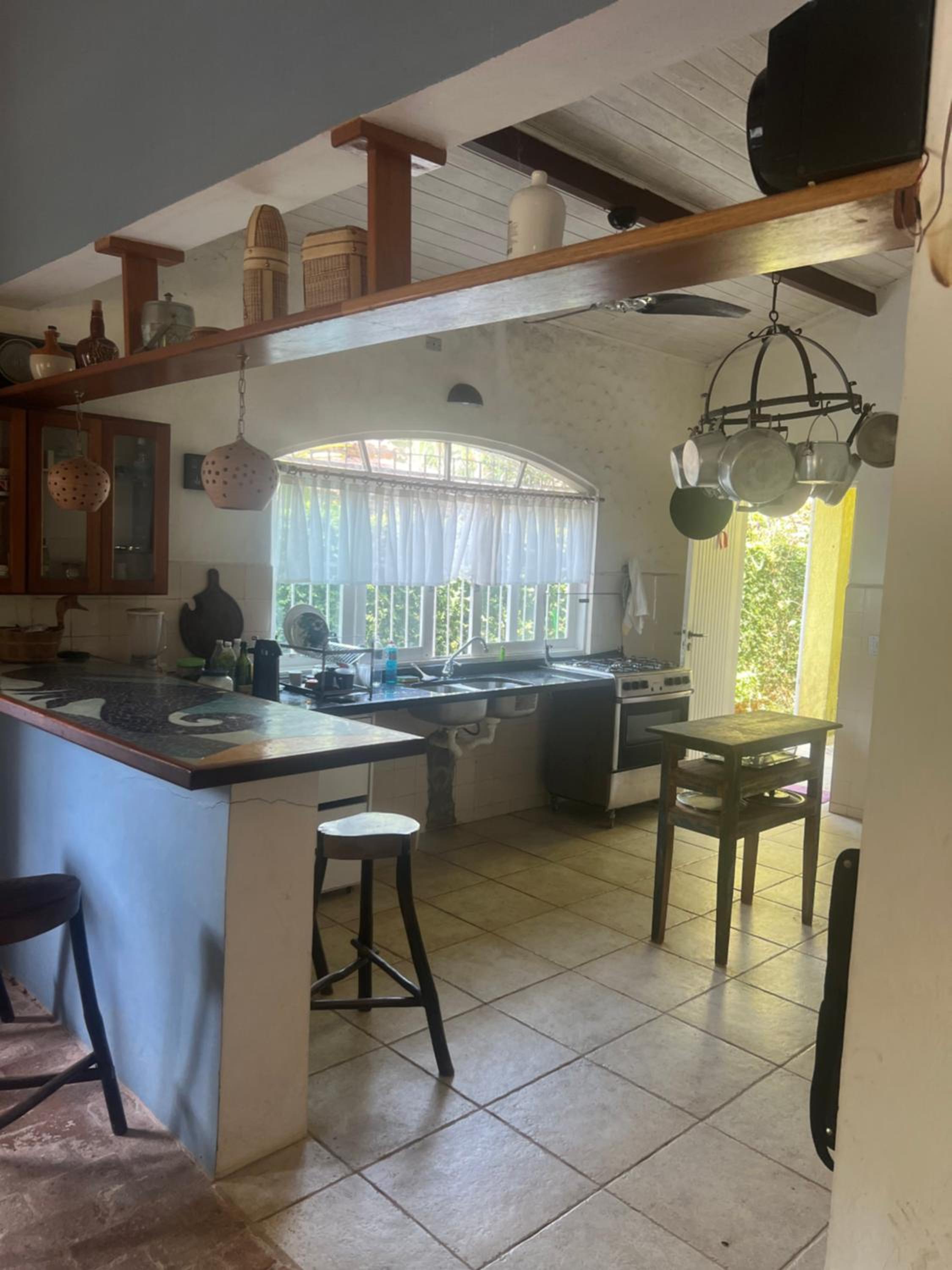Casa térrea, frente para a Mata e Rio Boiçucanga