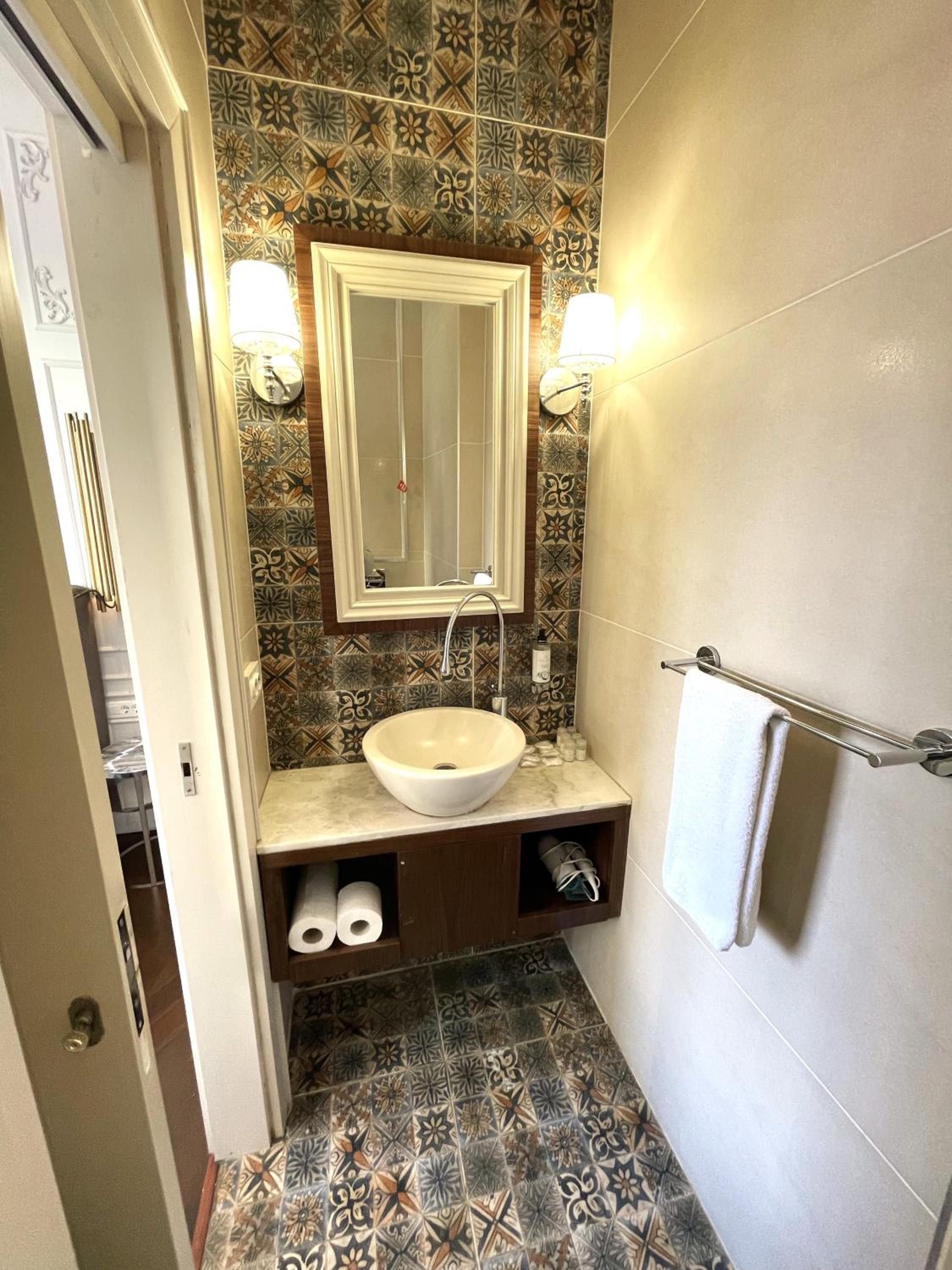 Fuga Hotel Constantinidis