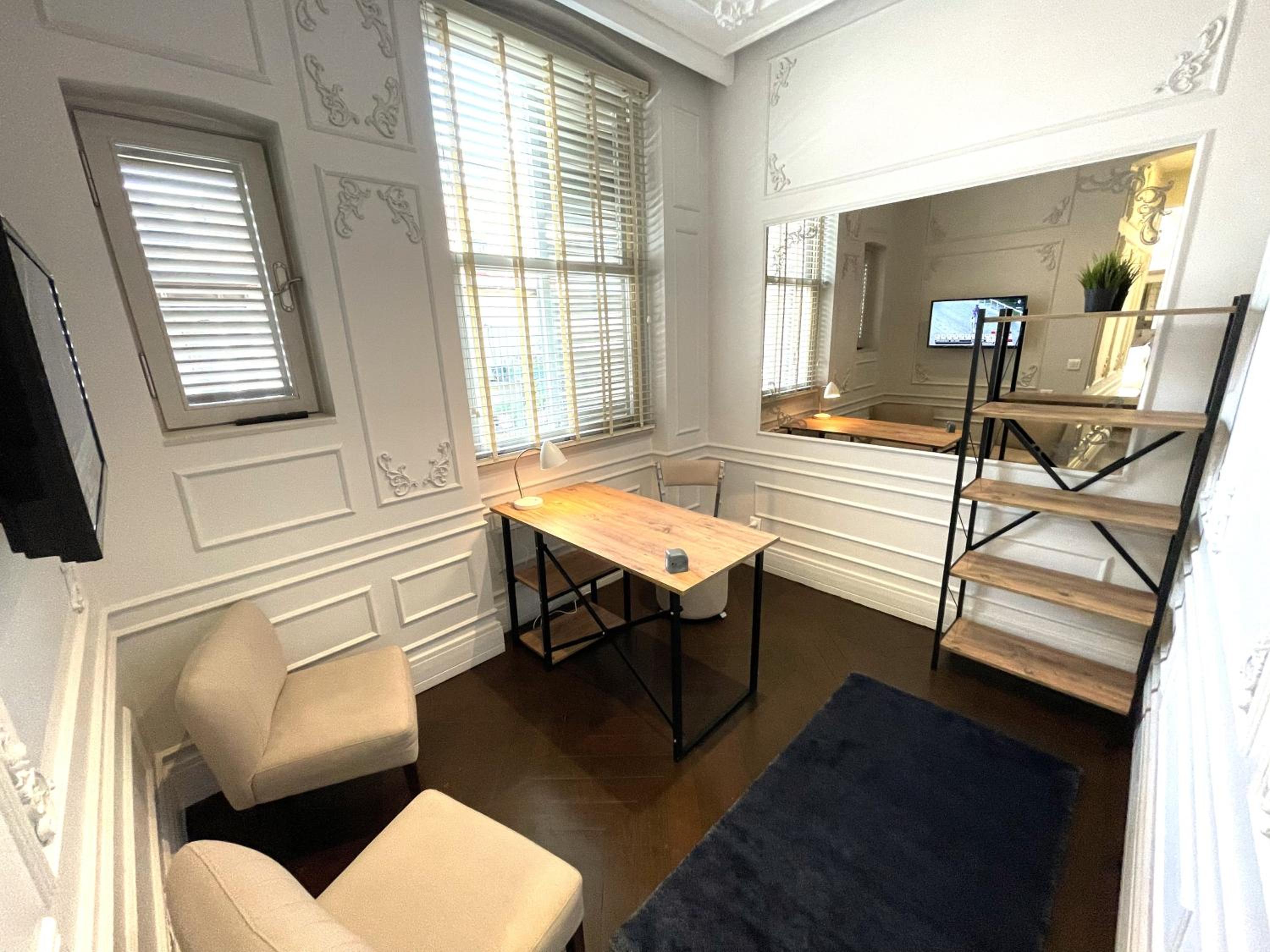 Fuga Hotel Constantinidis